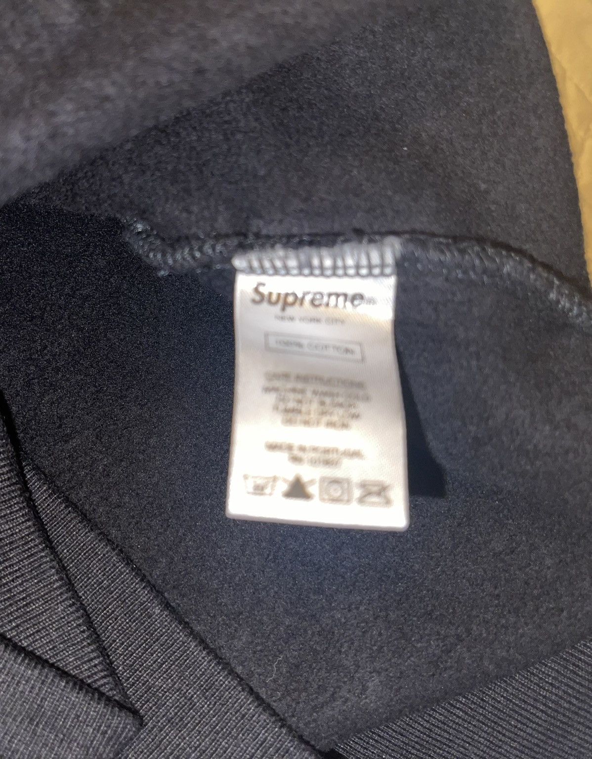 Supreme SUPREME LOVE OR HATE HOODIE BLACK SIZE MEDIUM DS Size US M / EU 48-50 / 2 - 6 Thumbnail