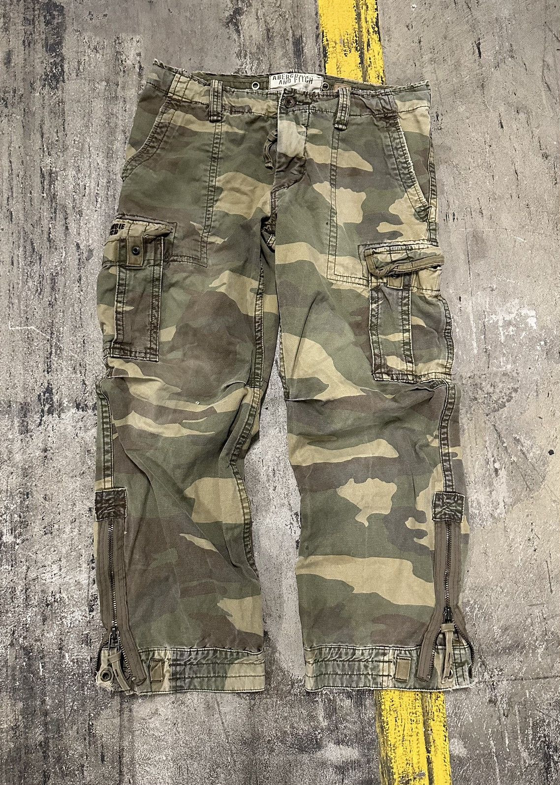 Vintage Y2K Abercrombie utility cargo camo jeans | Grailed