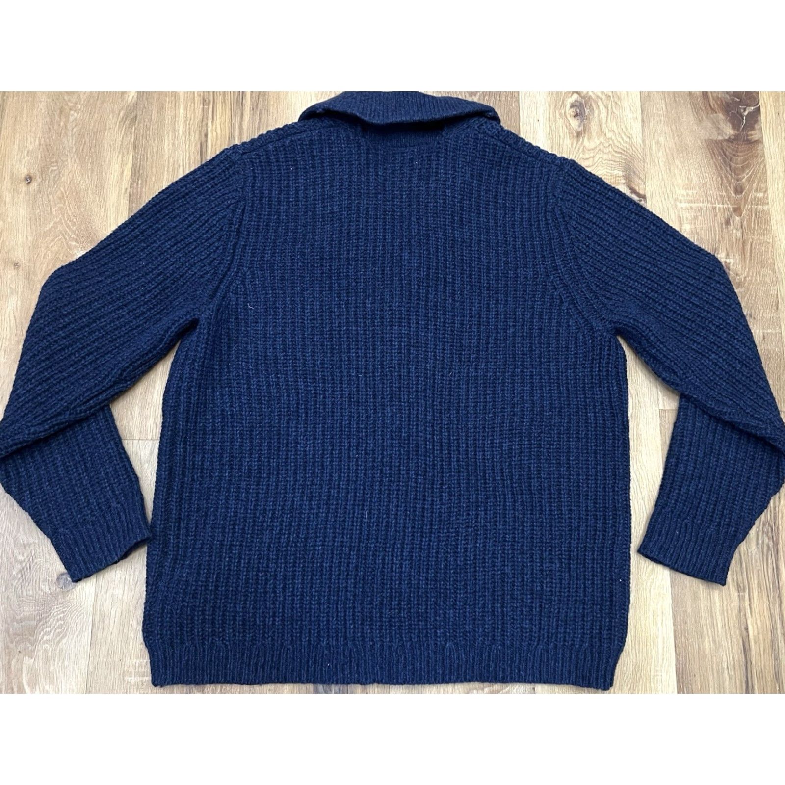Vintage VINTAGE L.L. Bean Cardigan Sweater XL Navy Chunky-Knit Button Up Knit Wool Lambswool Men Long Sleeve V-Neck 90s Grunge Preppy Outdoors Size US XL / EU 56 / 4 - 4 Thumbnail