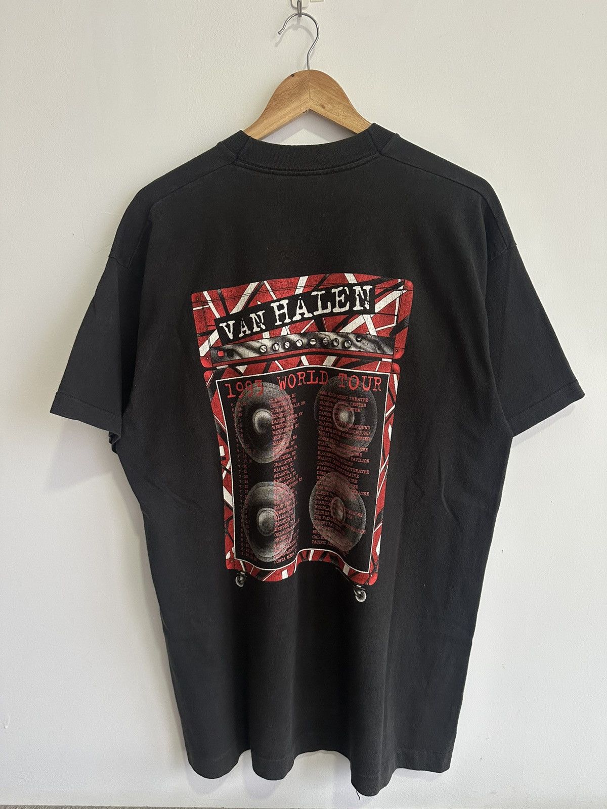 Band Tees × Vintage Vintage Van Halen 1993 World Tour Band Rock USA Tshirt Size US XL / EU 56 / 4 - 4 Thumbnail