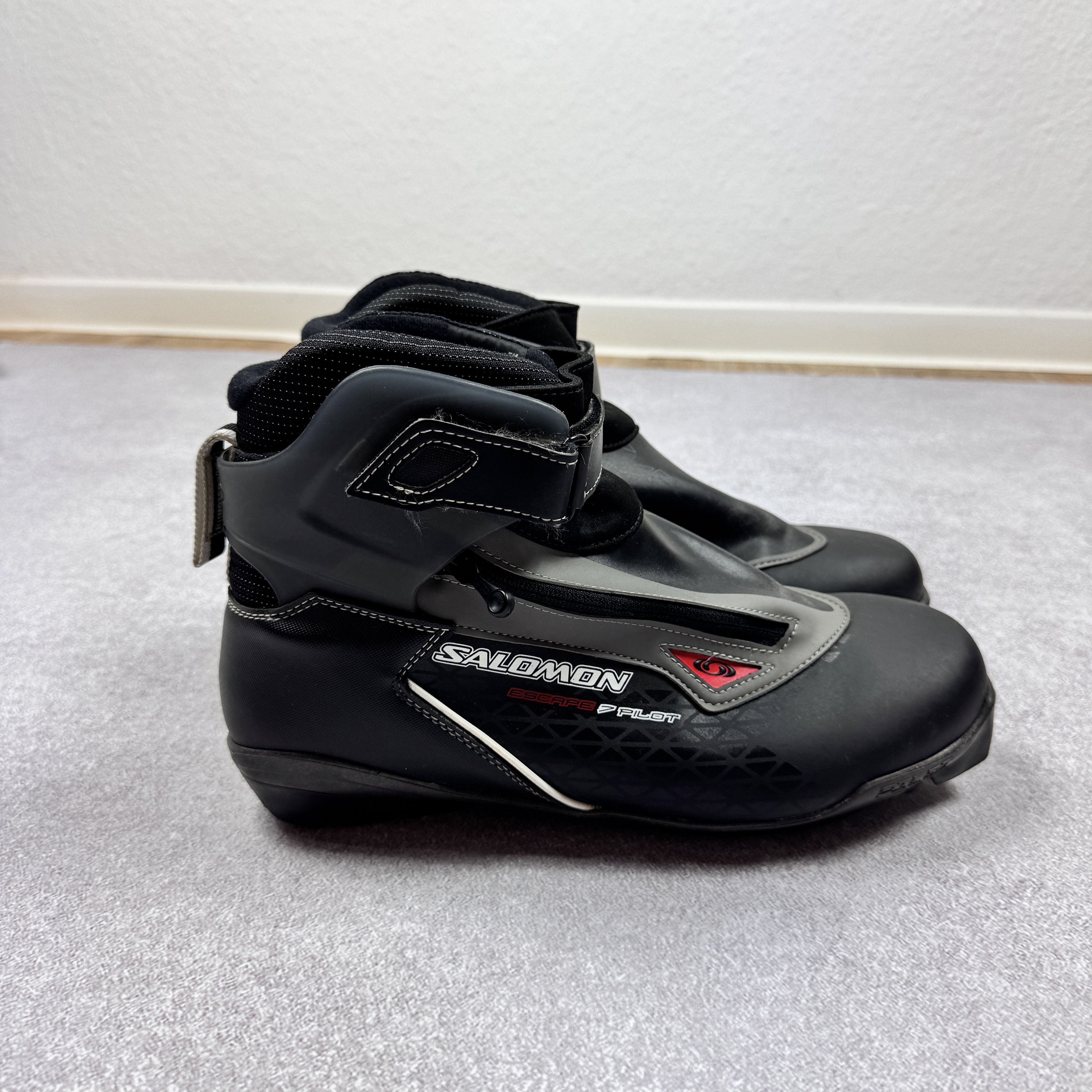 Men`s Salomon Escape 7 Pilot Black Ski Boots Size 11/45/29cm