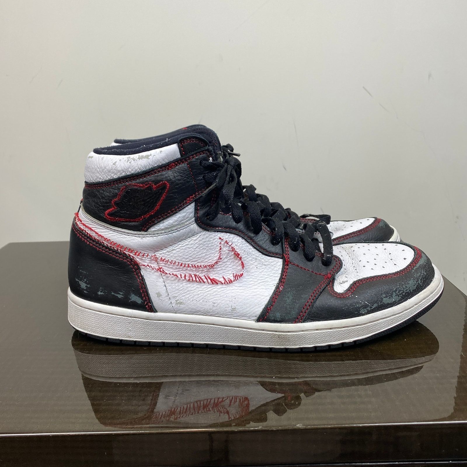 Jordan Brand × Nike Nike Air Jordan 1 Retro OG High Sneakers Shoes Men's 13 Size US 13 / EU 46 - 3 Thumbnail