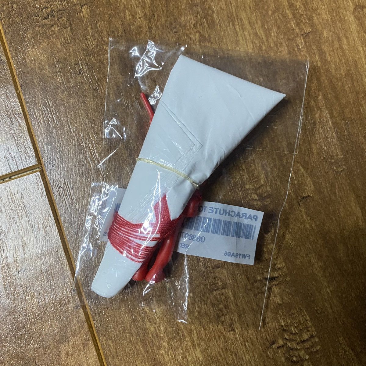 Supreme Brand New Supreme Parachute Trooper Size ONE SIZE - 2 Thumbnail