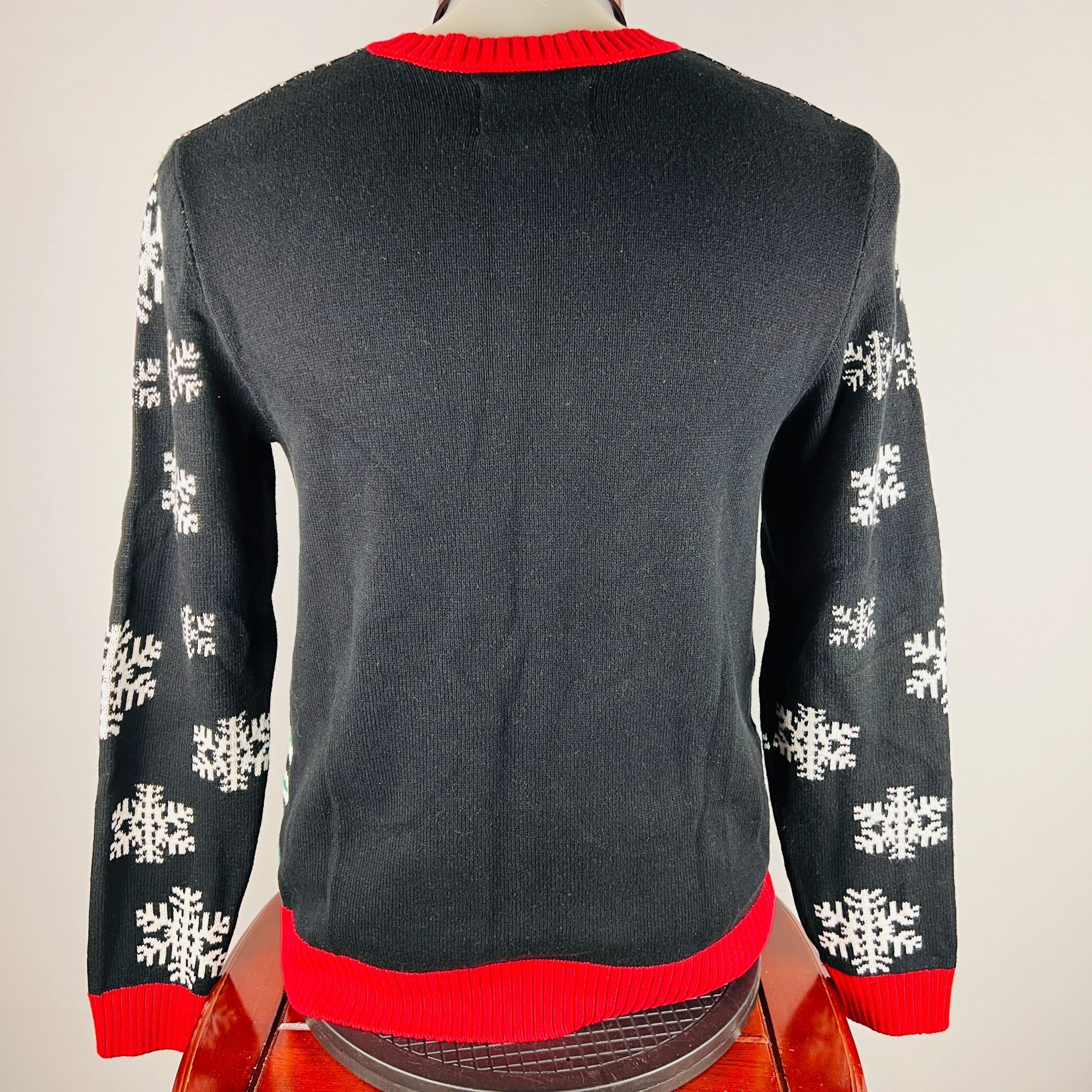 Other Ugly Christmas Sweater YETI Bigfoot Sasquatch Large Shirt Size US L / EU 52-54 / 3 - 5 Thumbnail
