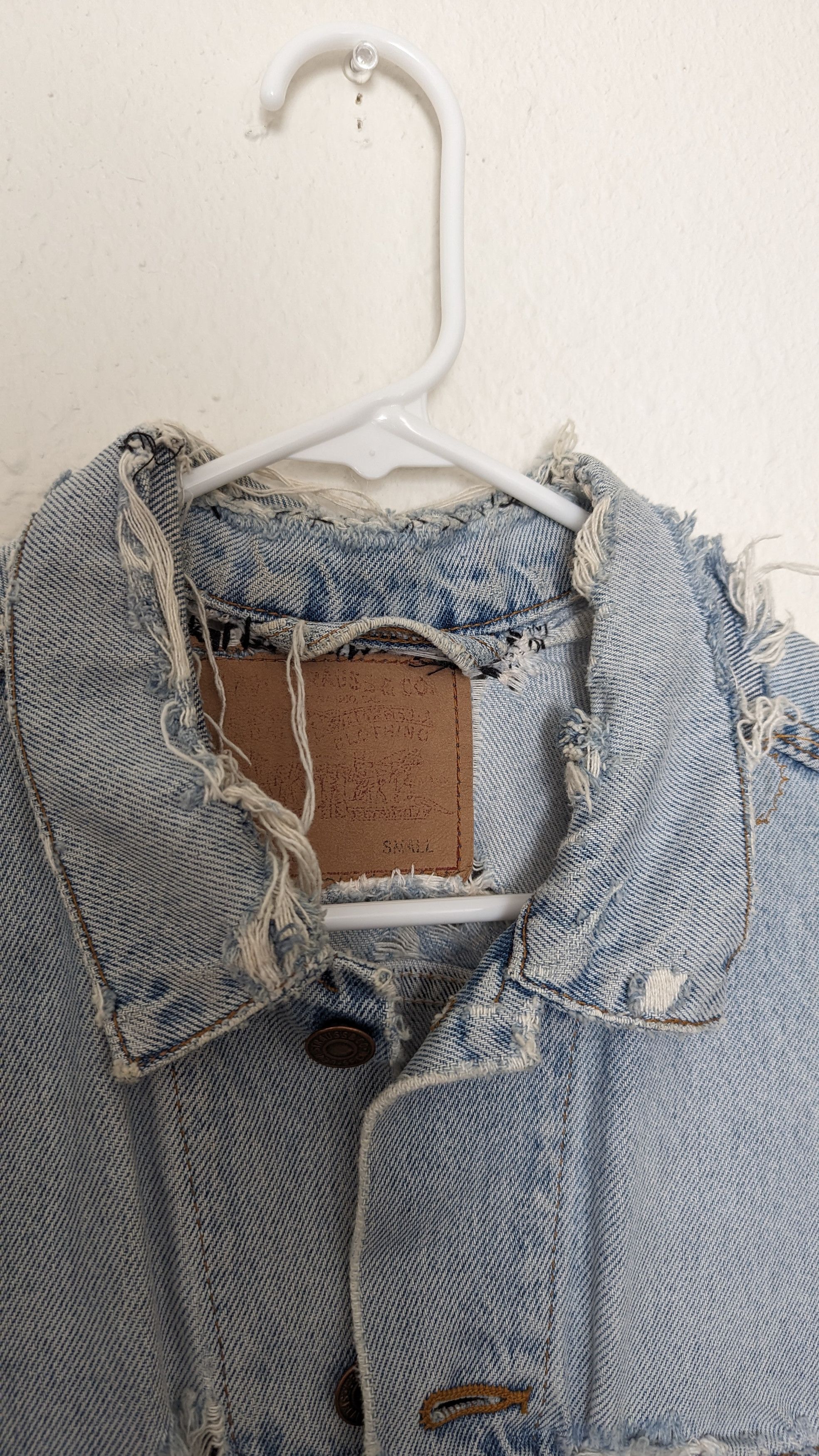 Levi's Late 80s Light Wash Distressed Trucker Size US S / EU 44-46 / 1 - 3 Thumbnail