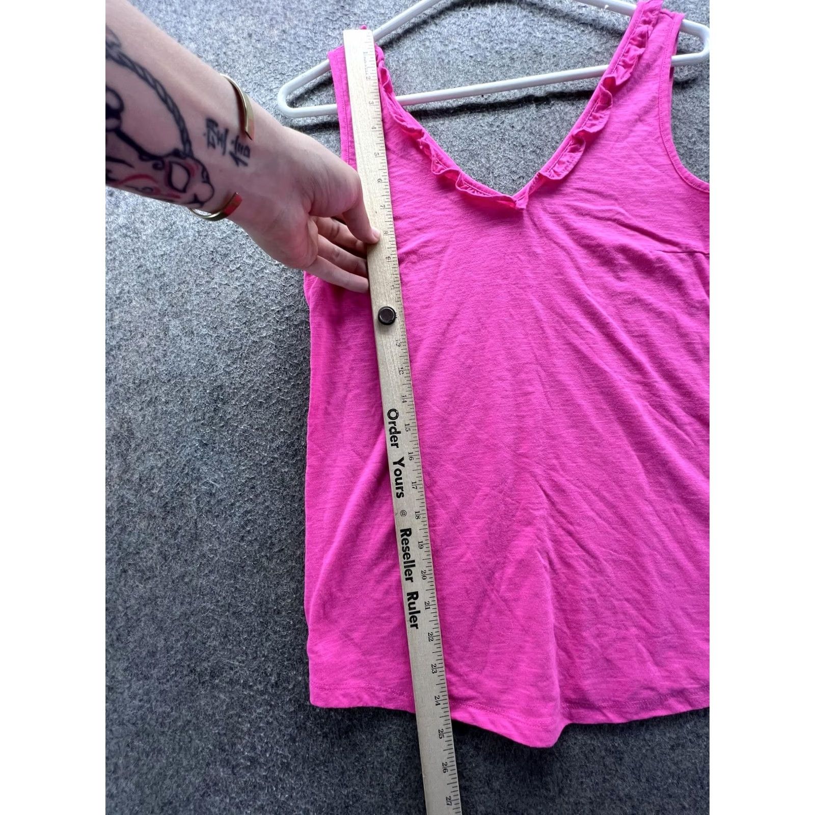 Lilly Pulitzer Lilly Pulitzer Tank Womens XS Pink Ruffle V-Neck Sleeveless Jersey Summer Shirt Size XS / US 0-2 / IT 36-38 - 4 Thumbnail