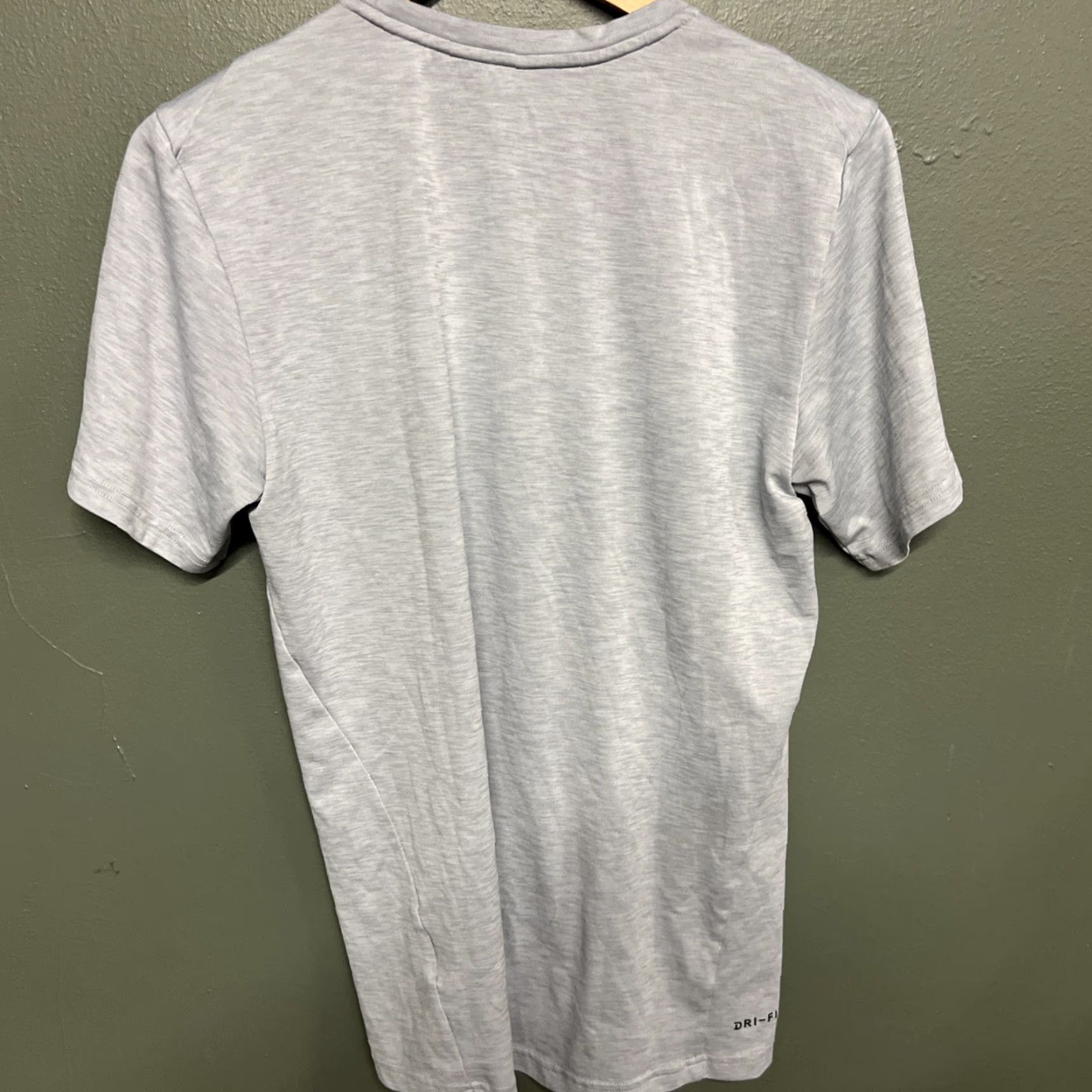 Nike Nike Shirt Mens Small Gray Training HyperDry Dri Fit Swoosh Gym Tee 832835 Size US S / EU 44-46 / 1 - 3 Thumbnail