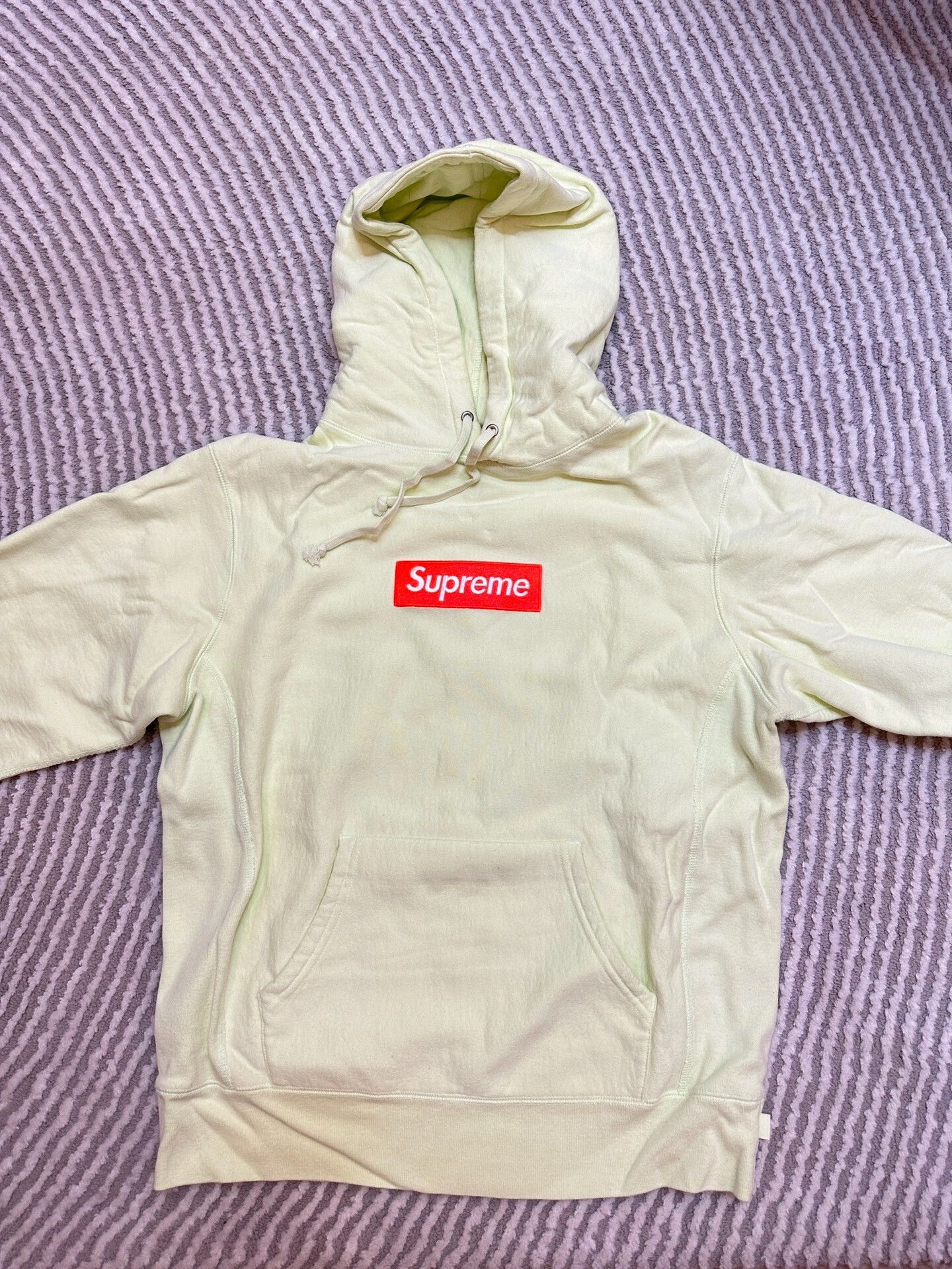 Supreme × Vintage Supreme 2003 Silver on Silver Box Logo Hoodie