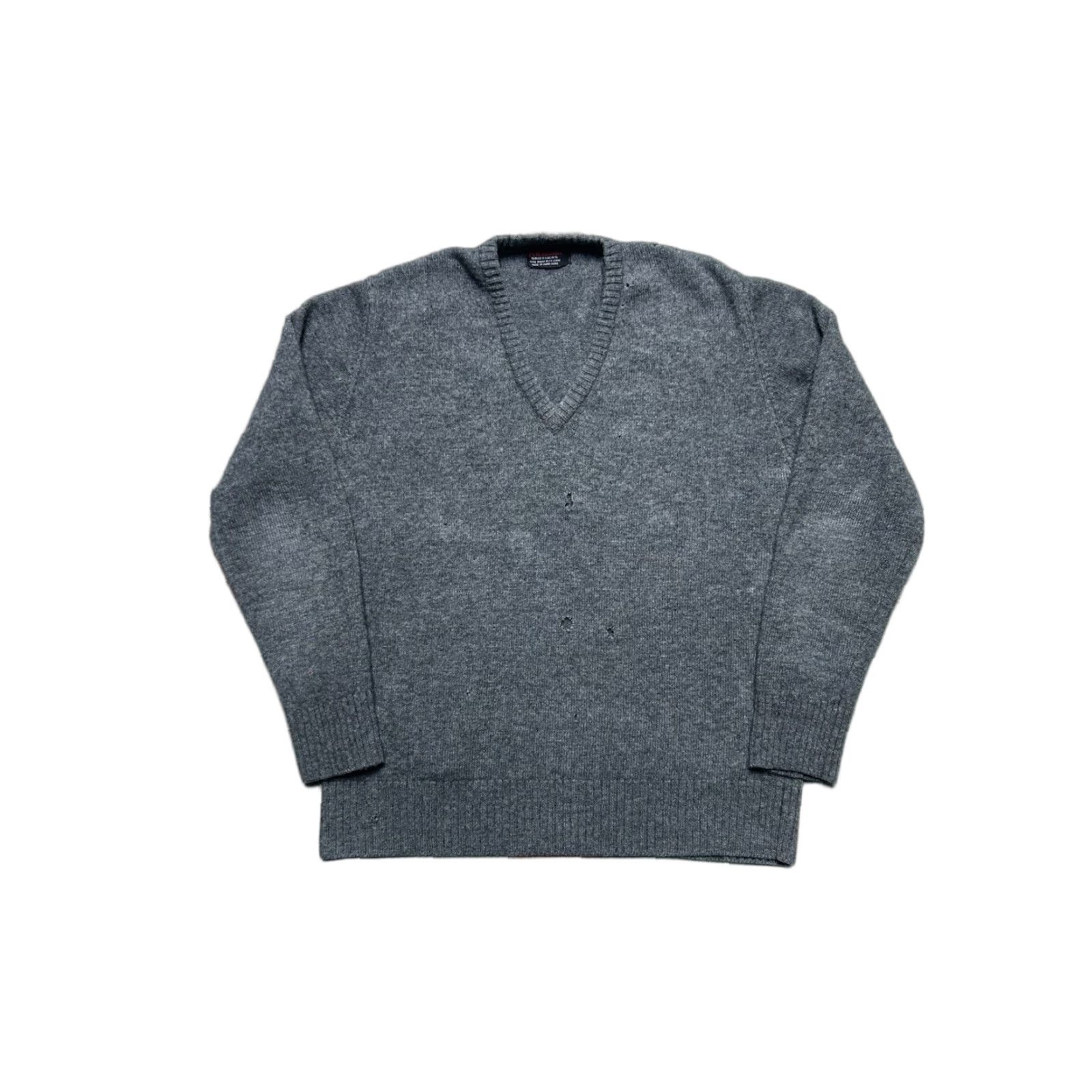 Vintage VINTAGE Richman Brothers Sweater Gray Pullover v Neck Mens Large 1960s Lambswool Acrylic Distressed Size US L / EU 52-54 / 3 - 1 Thumbnail