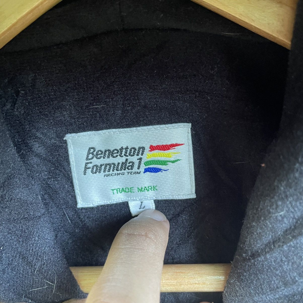 Formula 1 💥Vintage Benetton Formula One Hooded Jacket Size US L / EU 52-54 / 3 - 9 Thumbnail