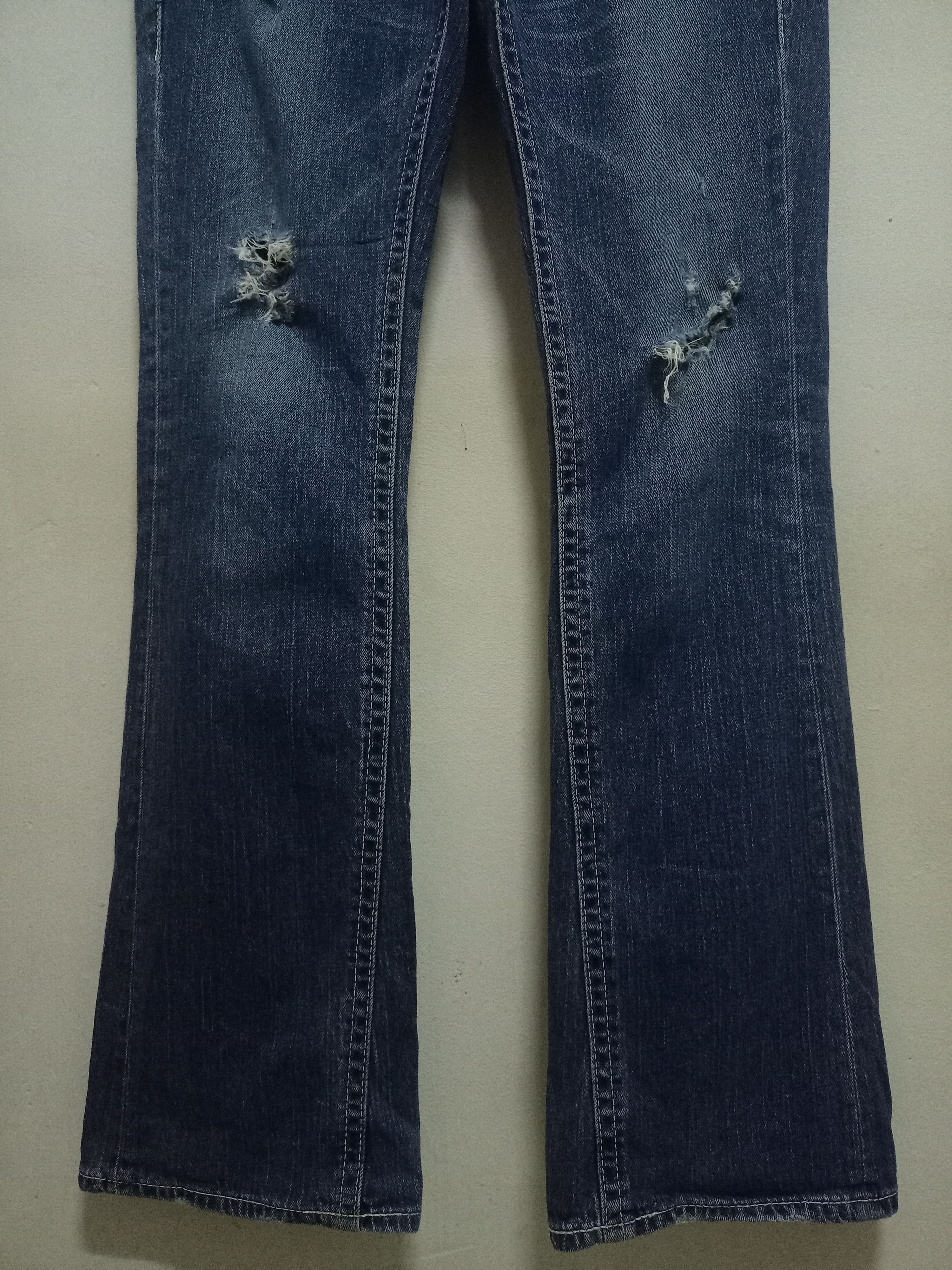 Japanese Brand × Uniqlo Vintage Japanese Uniqlo Blue Wash Flare Jeans 32x32 Size US 32 / EU 48 - 7 Thumbnail