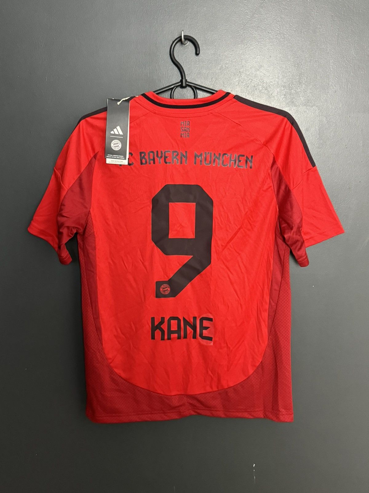 Adidas KIDS New Bayern Munchen 24/25 Home Kane Football Jersey Size US XS / EU 42 / 0 - 1 Thumbnail