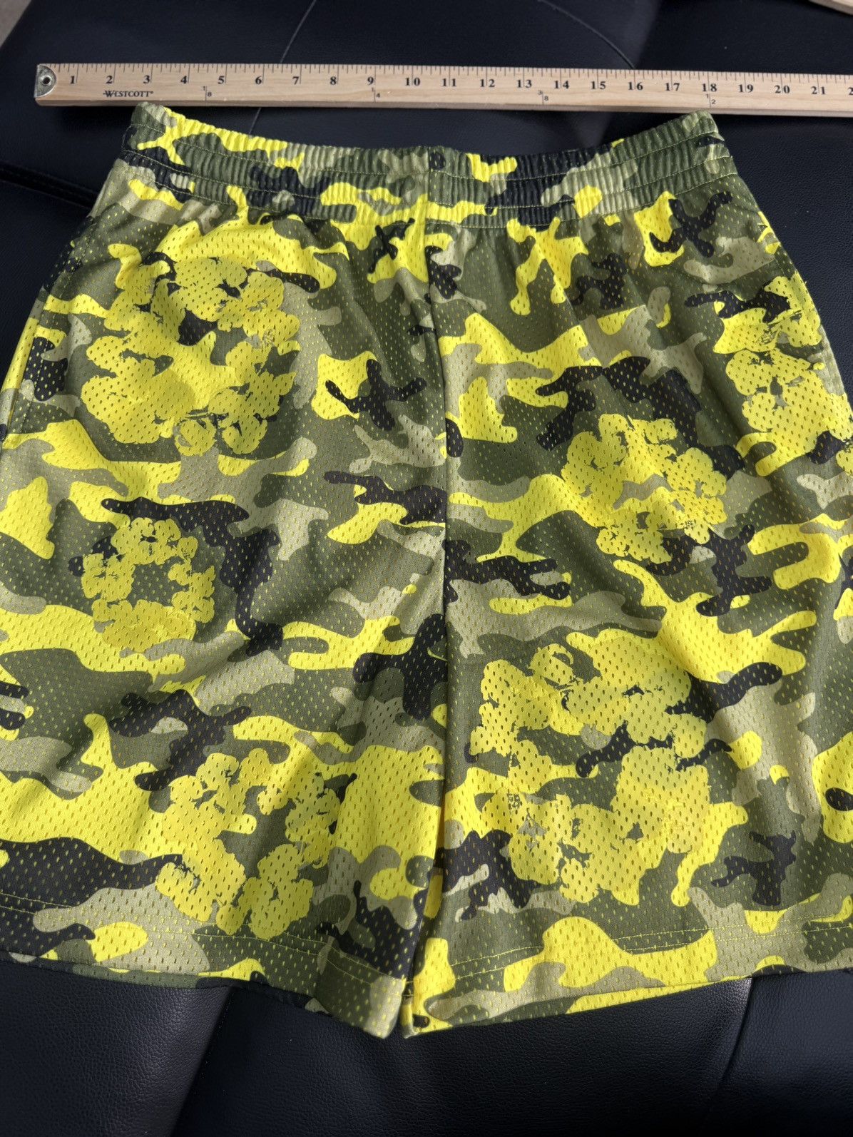 DENIM TEARS Denim Tears Mesh Summer Shorts Yellow Camo Size Medium (NEW) Size US 31 - 4 Thumbnail