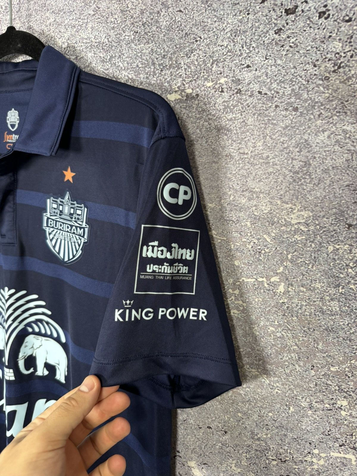 Vintage Buriram United 2017/18 Home Soccer Jersey Medium Size US M / EU 48-50 / 2 - 11 Thumbnail