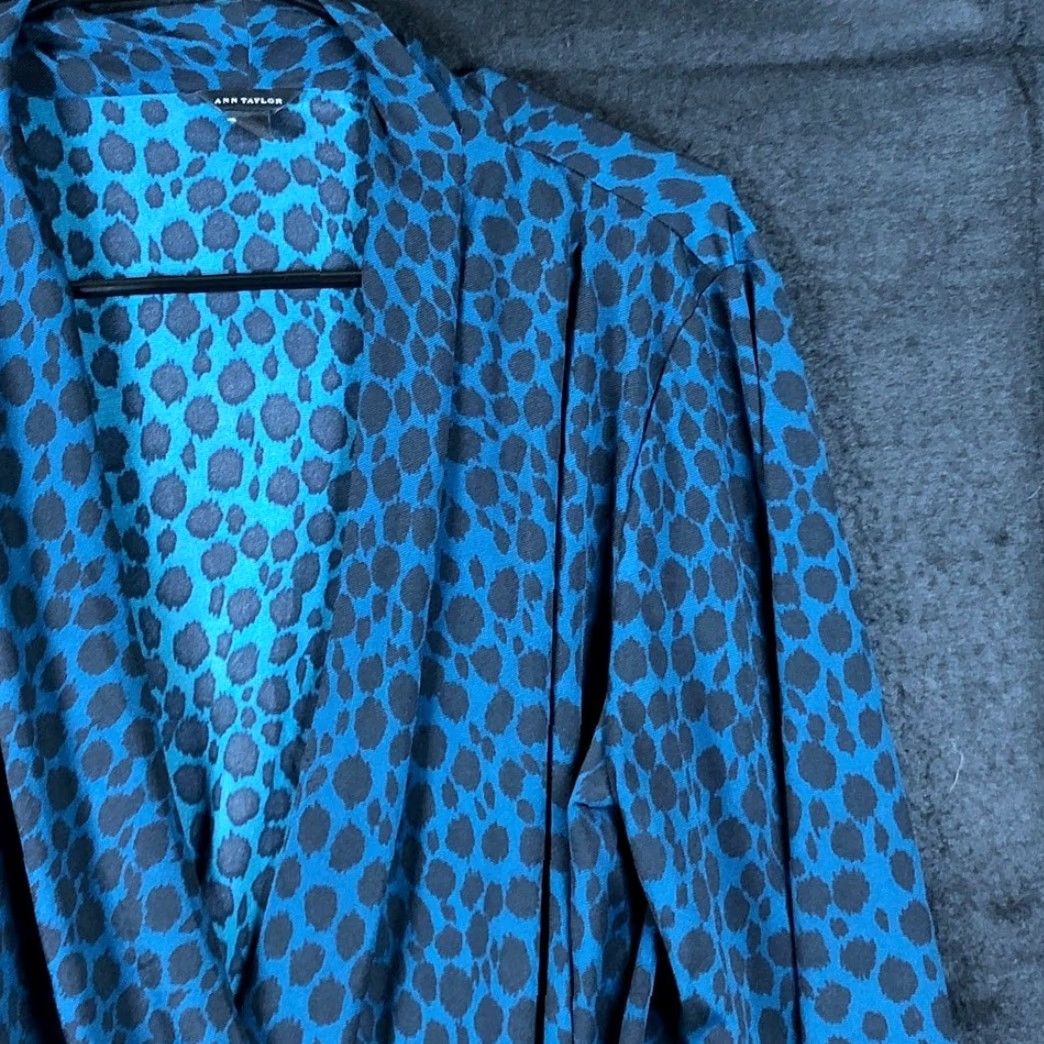 Ann Taylor VINTAGE Ann Taylor Womens Blouse Blue Black Ruched Wrap Plunge Neck Stretch Large Shirt Womens Boho Workwear New to N/A Size L / US 10 / IT 46 - 5 Thumbnail