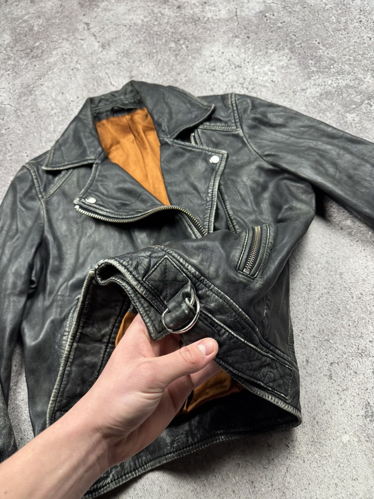 Japanese Brand VINTAGE 90S CROPPED BLACK LEATHER DISTRESSED BIKER JACKET Size US S / EU 44-46 / 1 - 8 Thumbnail