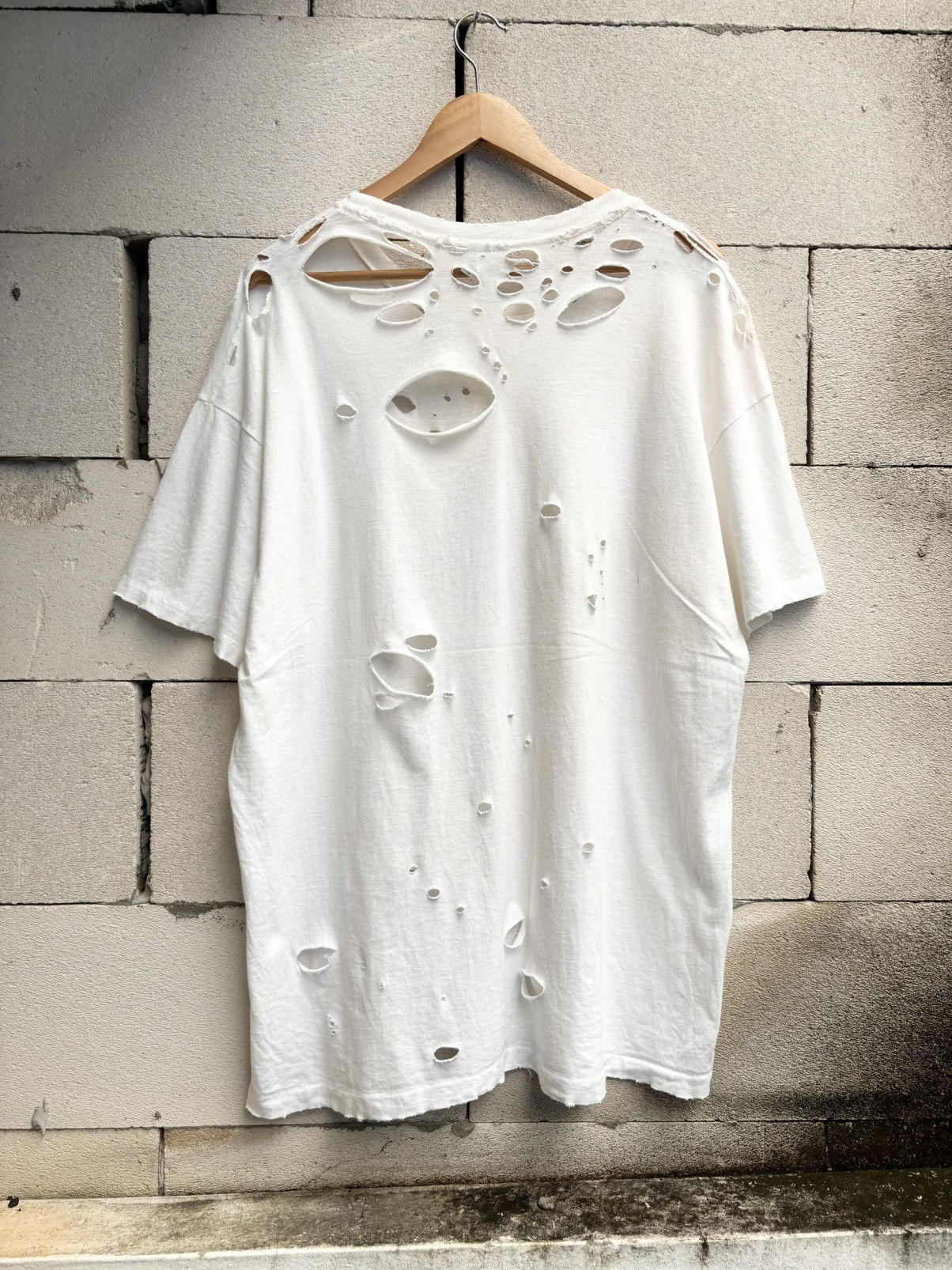 Vintage Thrashed Distressd Faded White ERD Grunge T Shirt 👽 Size US XL / EU 56 / 4 - 1 Thumbnail