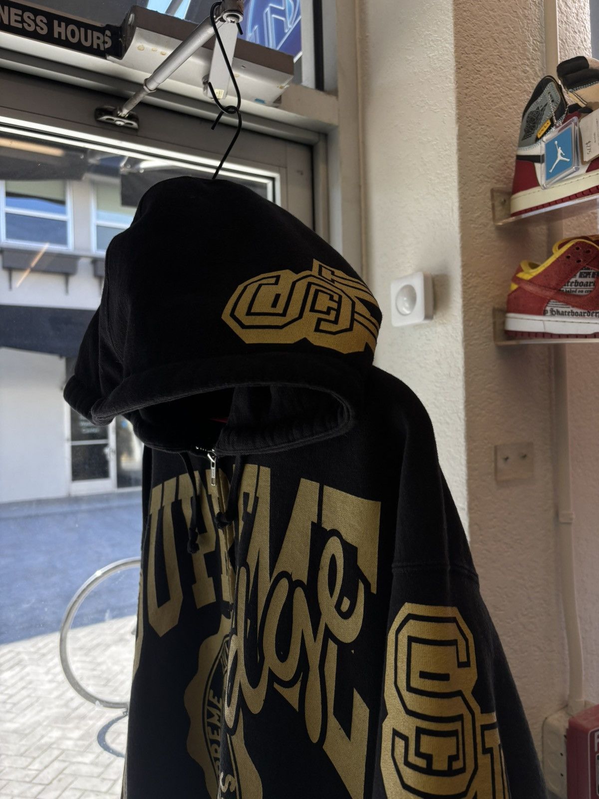 Supreme Supreme knowledge reigns zip VNDS Size US XL / EU 56 / 4 - 2 Thumbnail