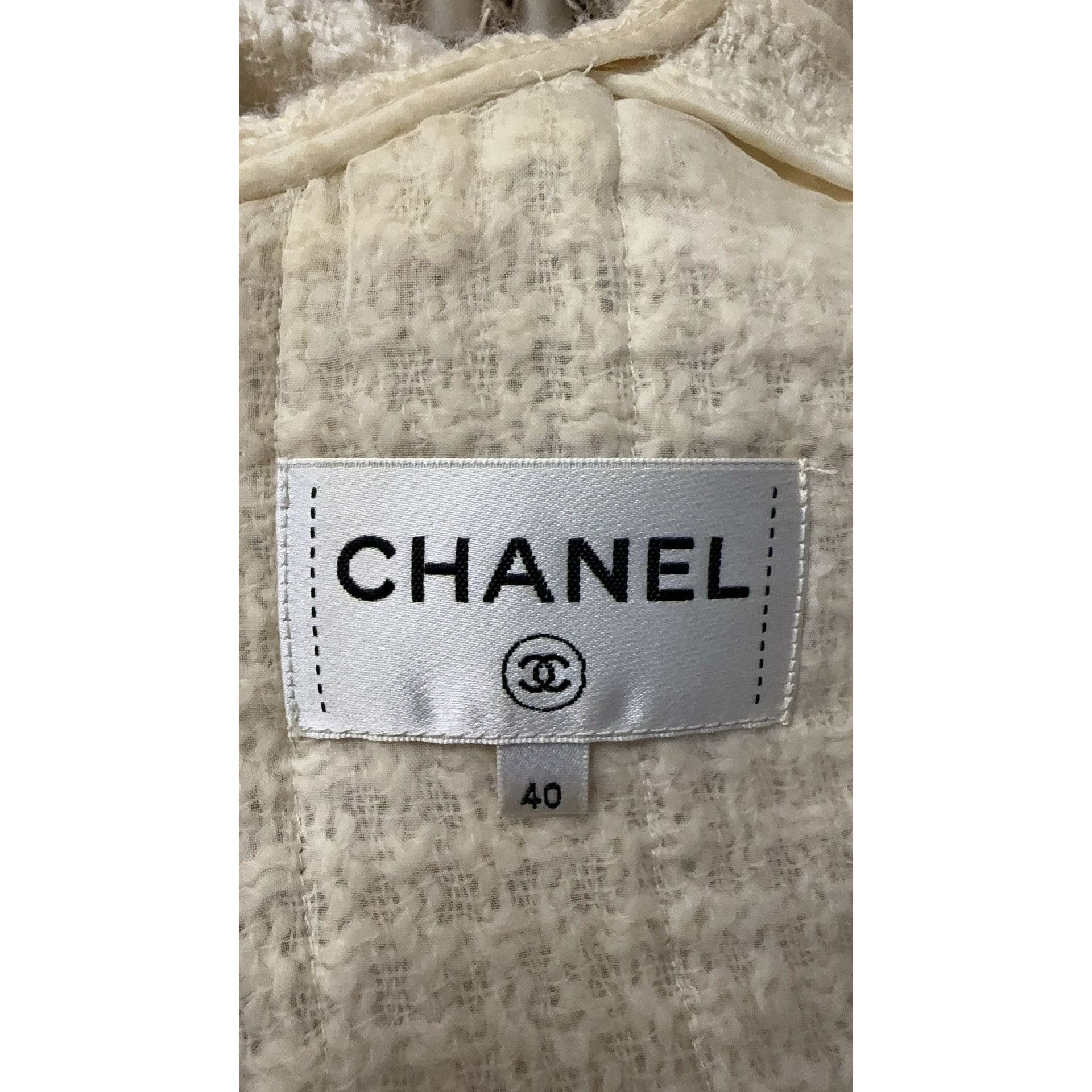 Chanel Chanel Womens Cream Tweed Dress With Chain Trim Size 40 Made Size S / US 4 / IT 40 - 5 Thumbnail