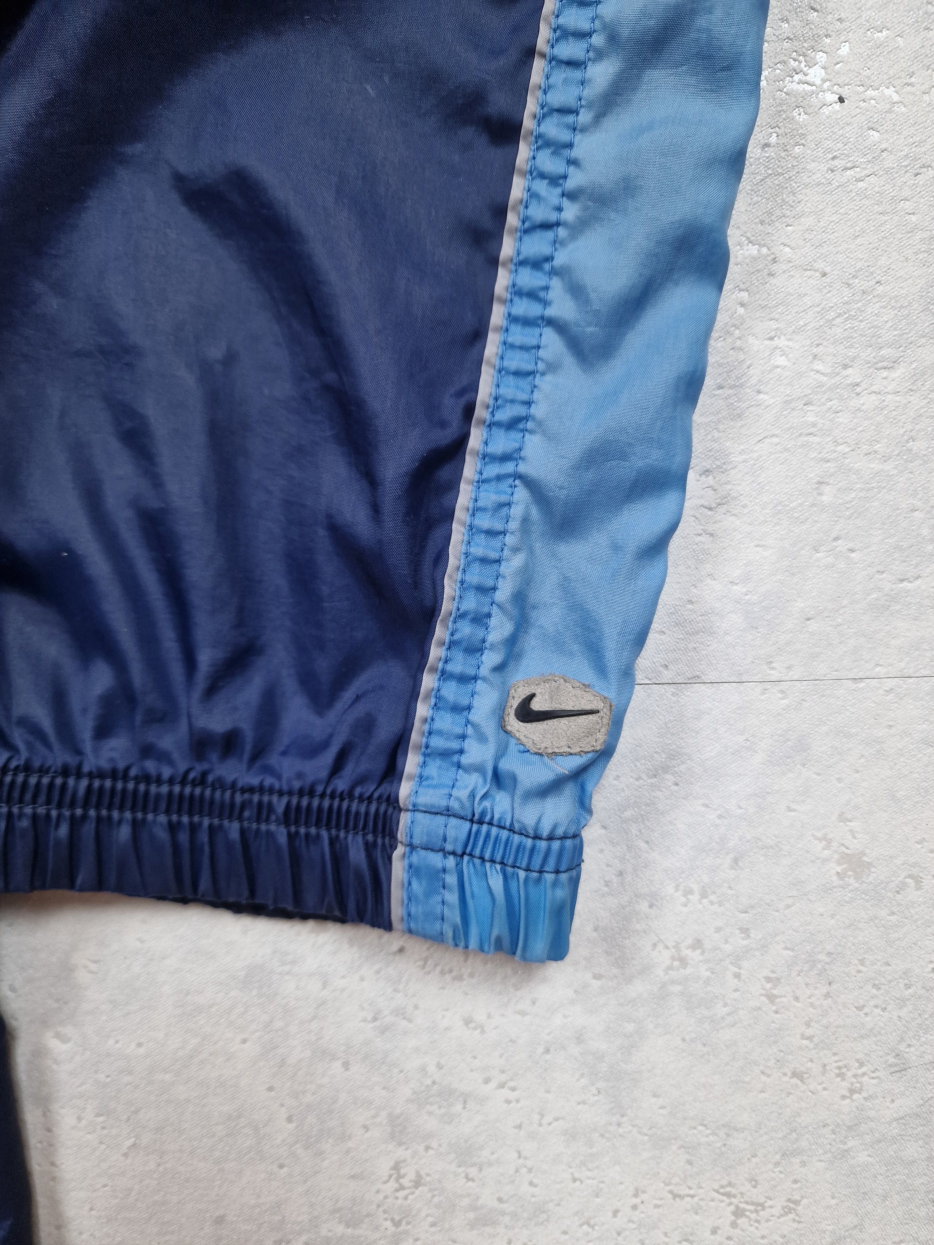 Nike 00s Nike Retro Logo Vintage Y2K Oversized Nylon Retro Jacket Size US L / EU 52-54 / 3 - 5 Thumbnail