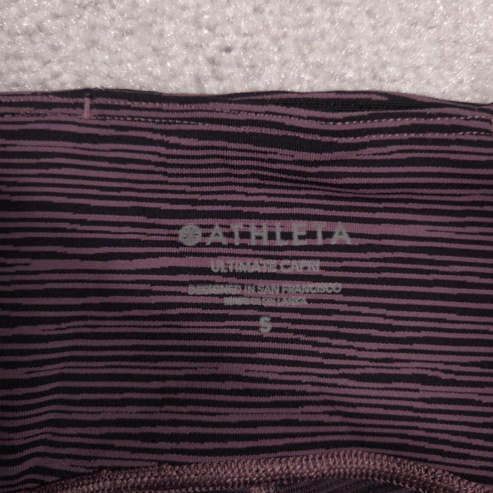Athleta Athleta Capri Leggings Womens Small Purple Stripe Ultimate Capri Athletic Yoga Size 28" / US 6 / IT 42 - 4 Thumbnail