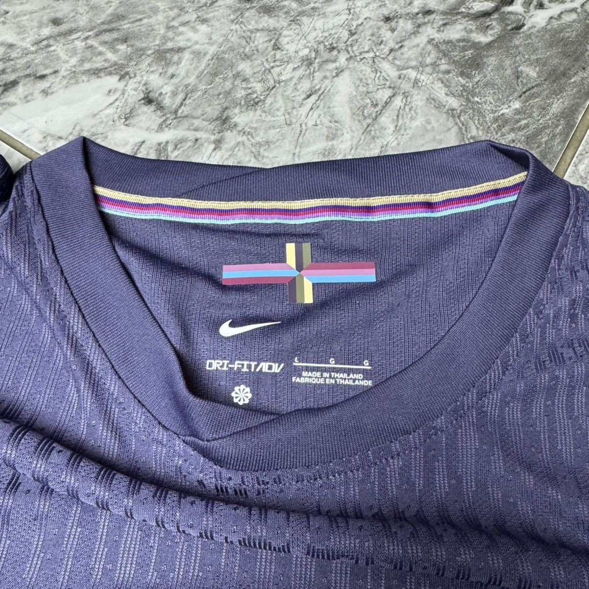 Nike ENGLAND AWAY SHIRT 2024/25 Size US L / EU 52-54 / 3 - 4 Thumbnail