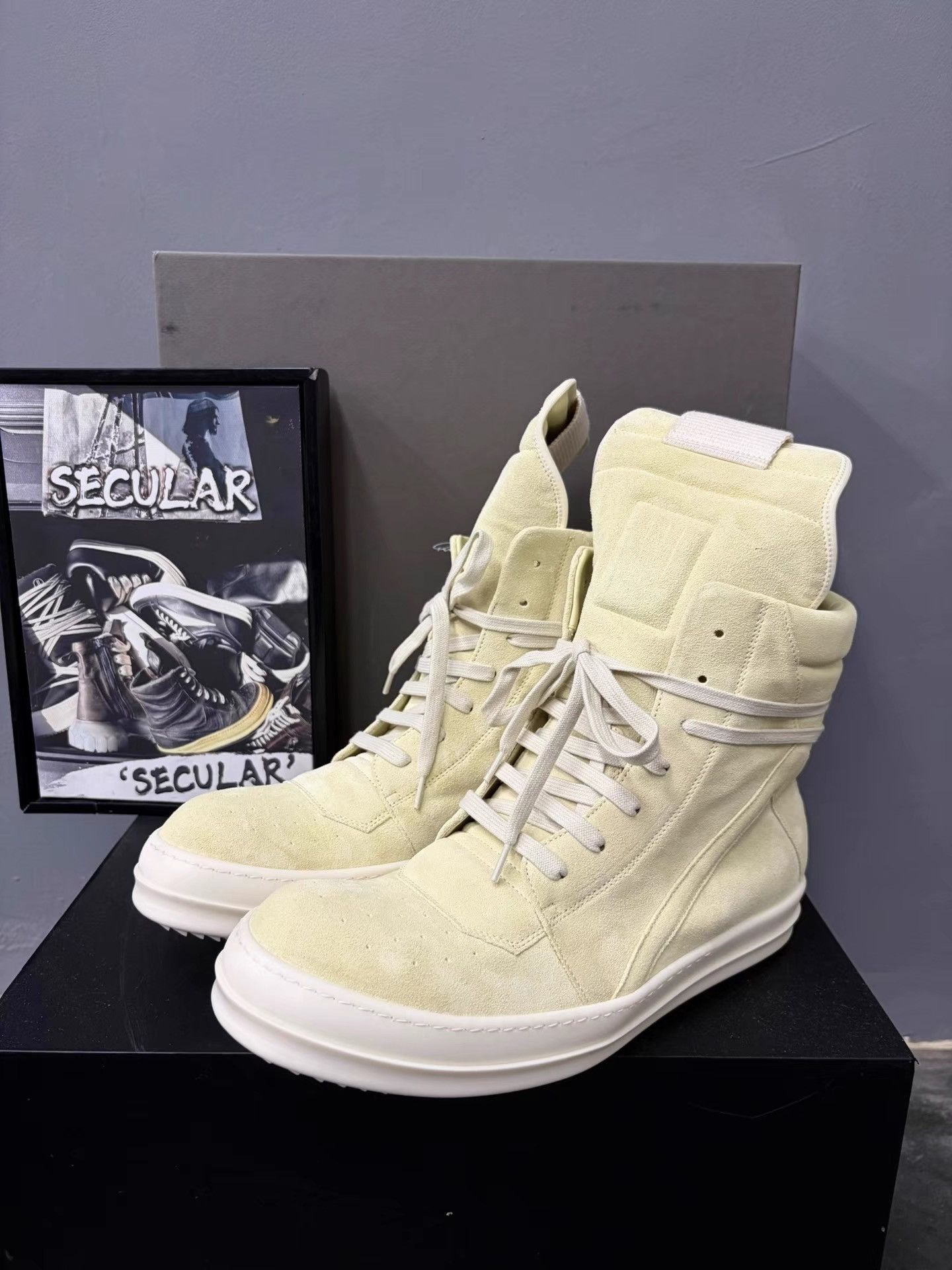 Rick Owens Rick Owens 26SS Light Green Triangle Low Sneakers K34 Size US 7 / EU 40 - 1 Thumbnail