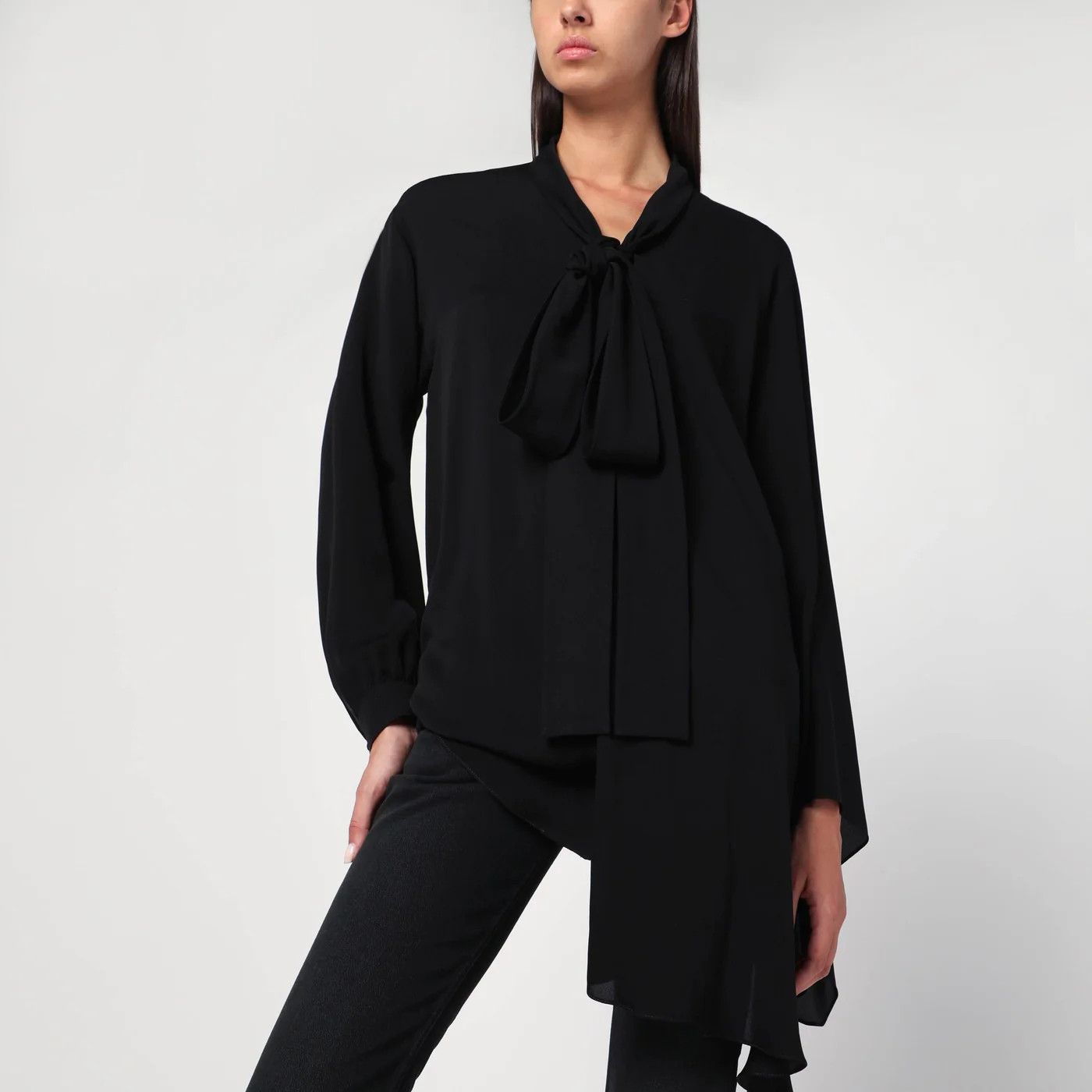 Balenciaga o1d2blof0426 Silk Blouse With Scarf in Black Size XS / US 0-2 / IT 36-38 - 4 Thumbnail