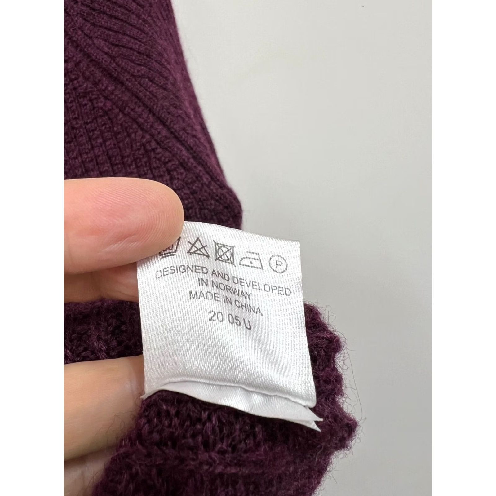 Vintage Devold Varde Zip Neck Plum Sweater XS Womens Cardigan Wool High Neck Sweatshirt Size XS / US 0-2 / IT 36-38 - 7 Thumbnail