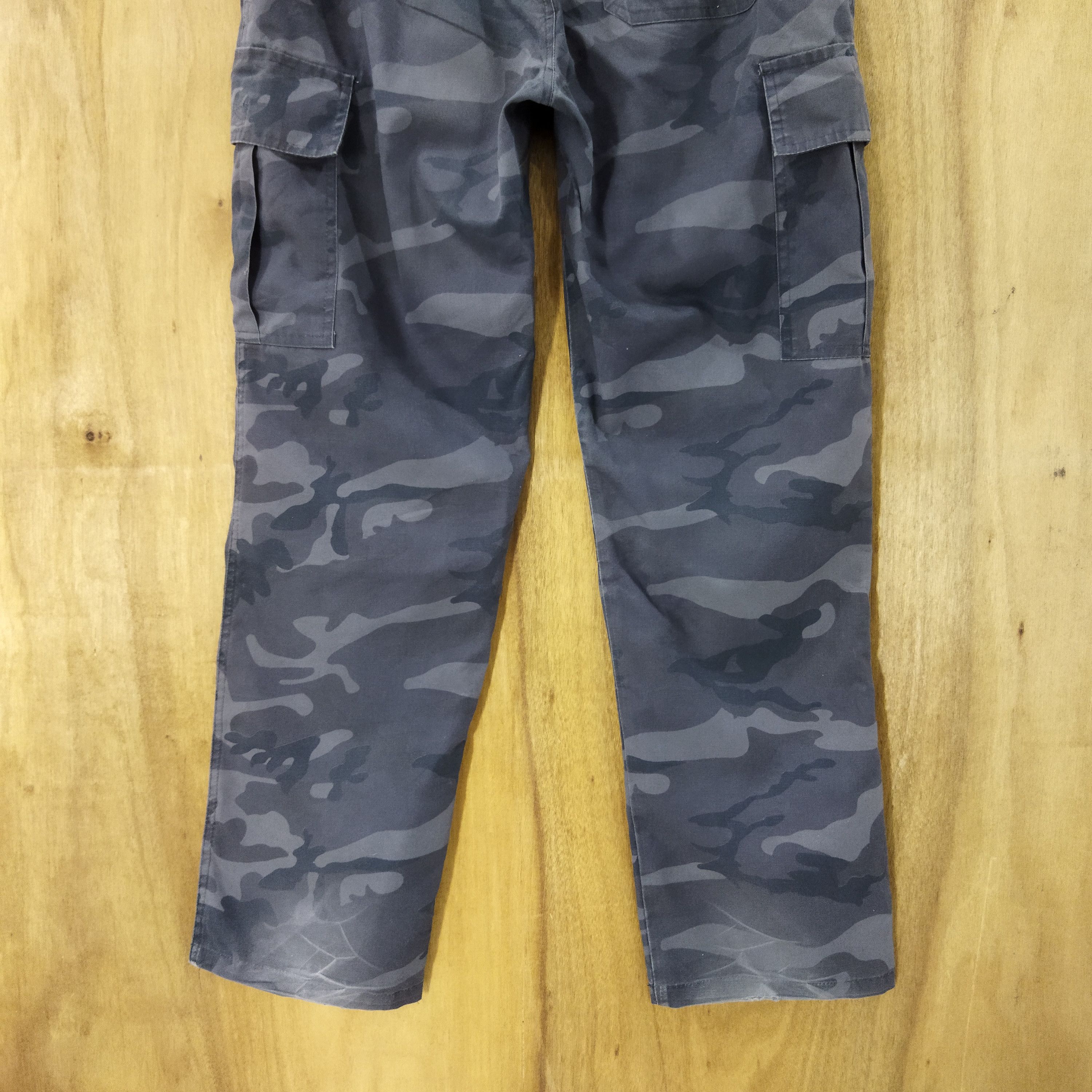 Japanese Brand GRAY CAMO CARGO PANTS Size US 30 / EU 46 - 8 Thumbnail