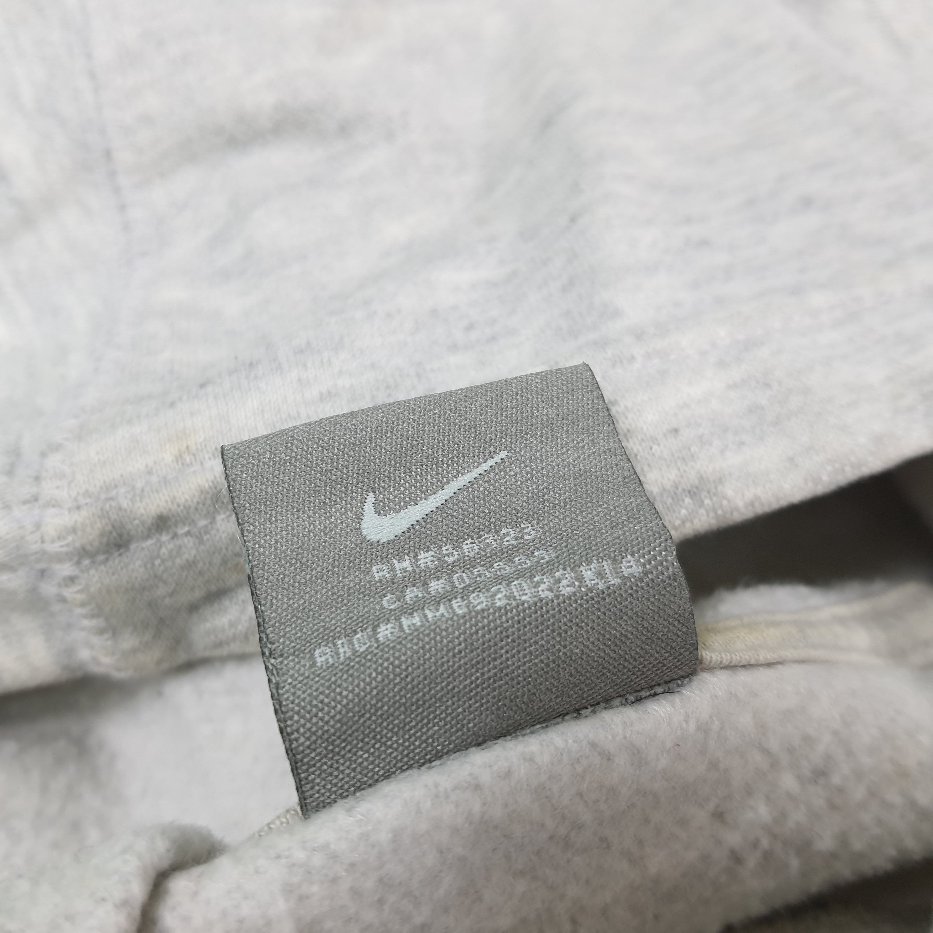Nike Vintage Nike Embroidered Swoosh Gray Hooded C295N10 Size US M / EU 48-50 / 2 - 6 Thumbnail