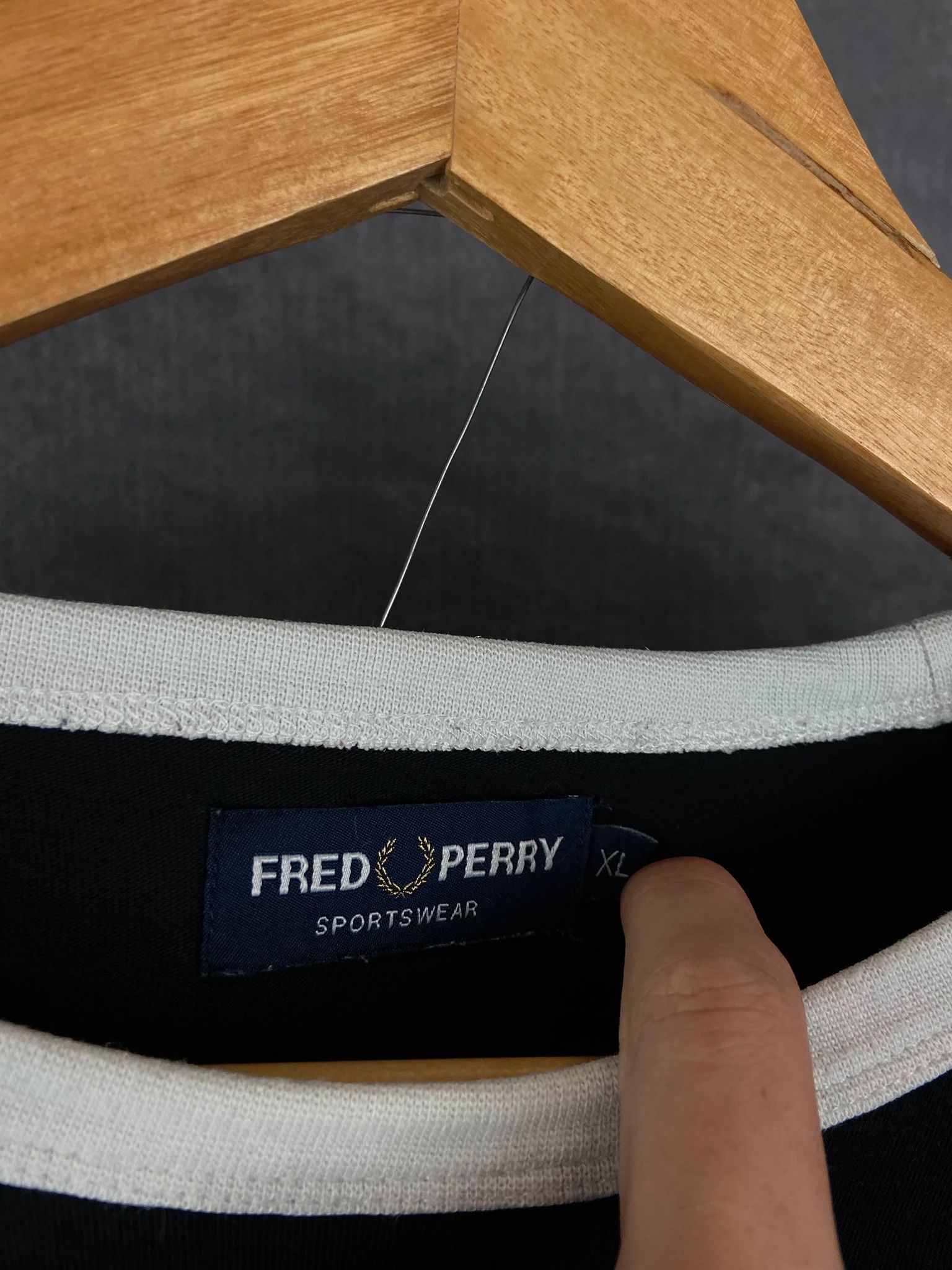 Fred Perry Fred Perry Black Tape Logo Tee XL White Trim Size US XL / EU 56 / 4 - 3 Thumbnail