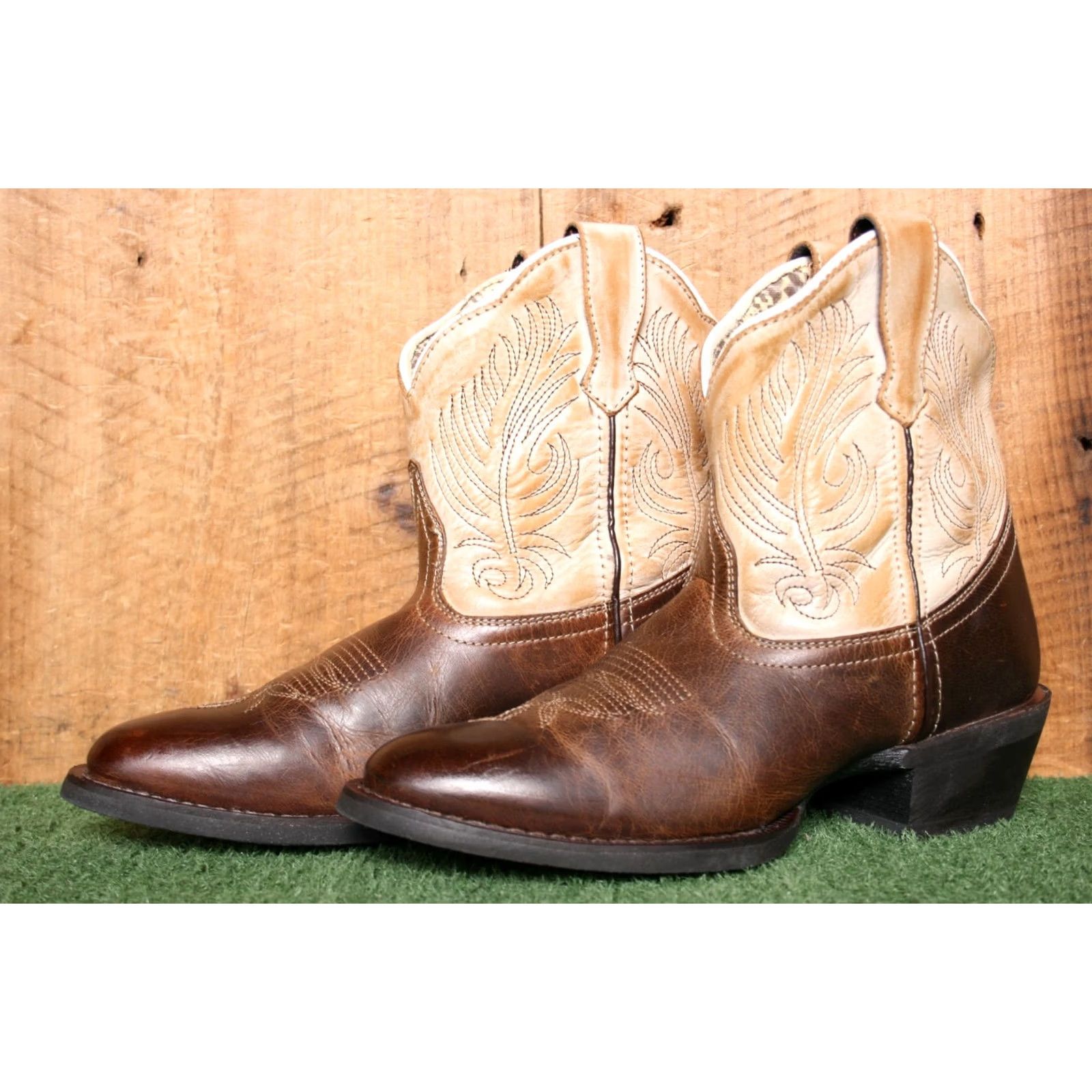 Vintage LAREDO Tori Brown & Tan Leather Round Toe Short Western Boots Women's 7M Boots Kyle? Size 28" / US 6 / IT 42 - 2 Thumbnail
