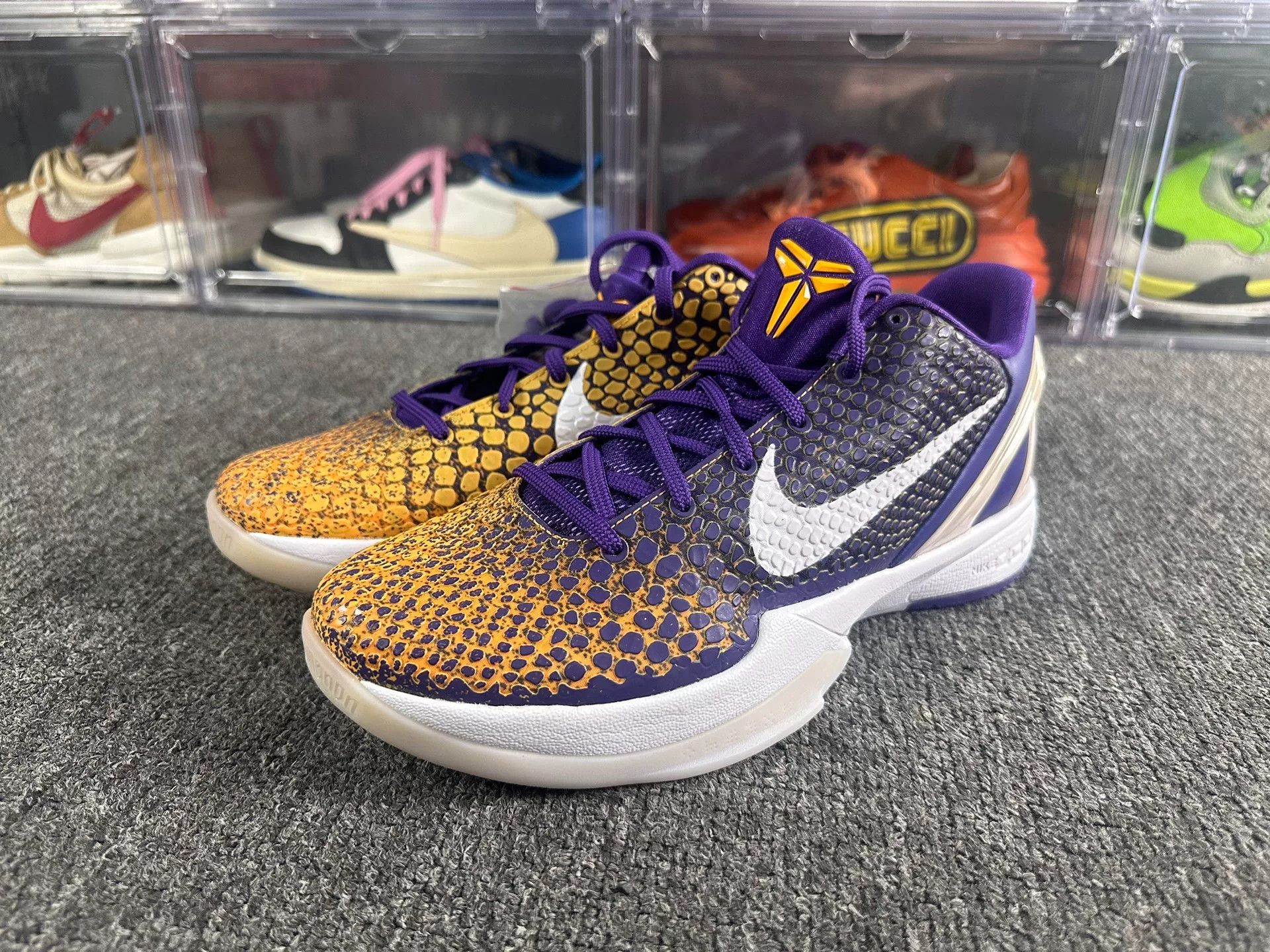 Nike Nike KOBE Purple Lowtop Sneakers 9 Men Size US 9 / EU 42 - 1 Thumbnail