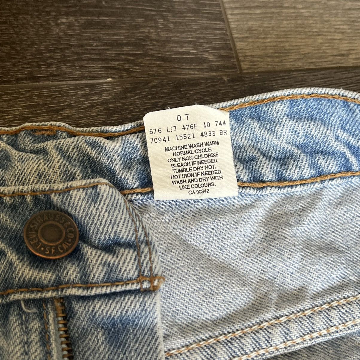 Levi's Vintage 90s Levis 521 Tapered Fit Leg Light Wash Denim Jeans Size 32" / US 10 / IT 46 - 10 Thumbnail