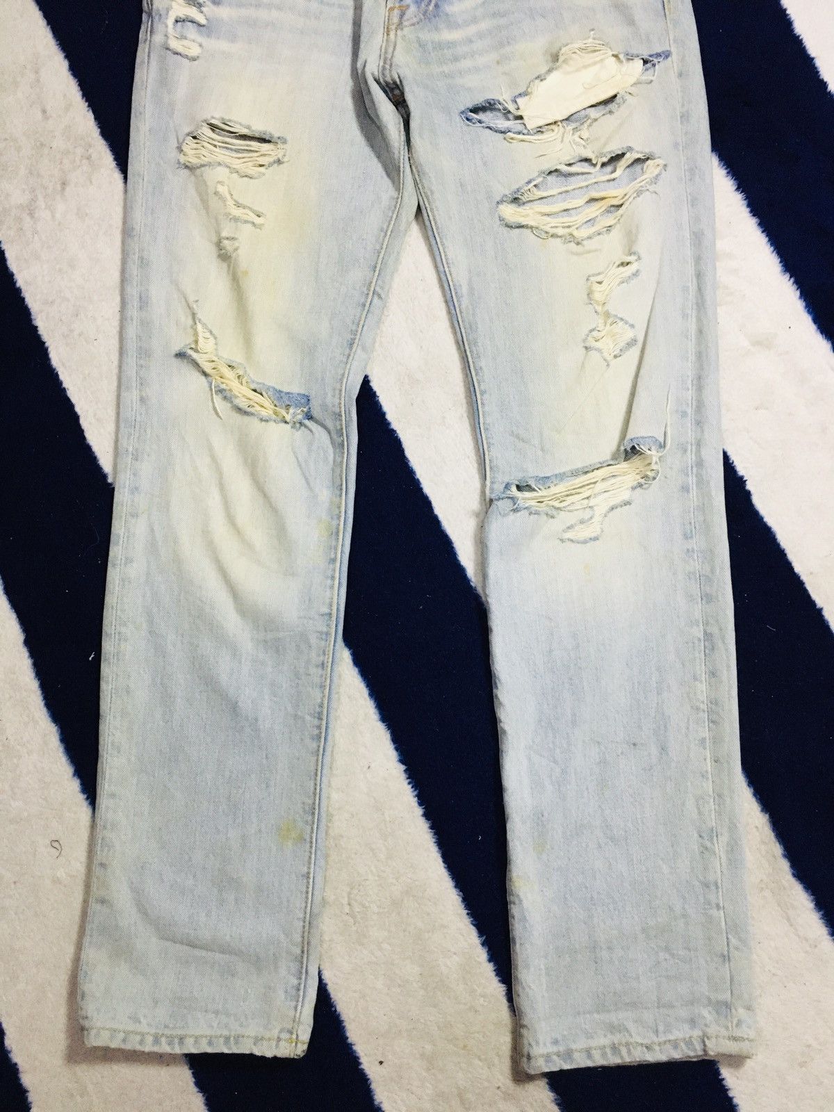 Abercrombie & Fitch Abercrombie & Fitch Distressed Jeans (16) Size US 30 / EU 46 - 18 Thumbnail