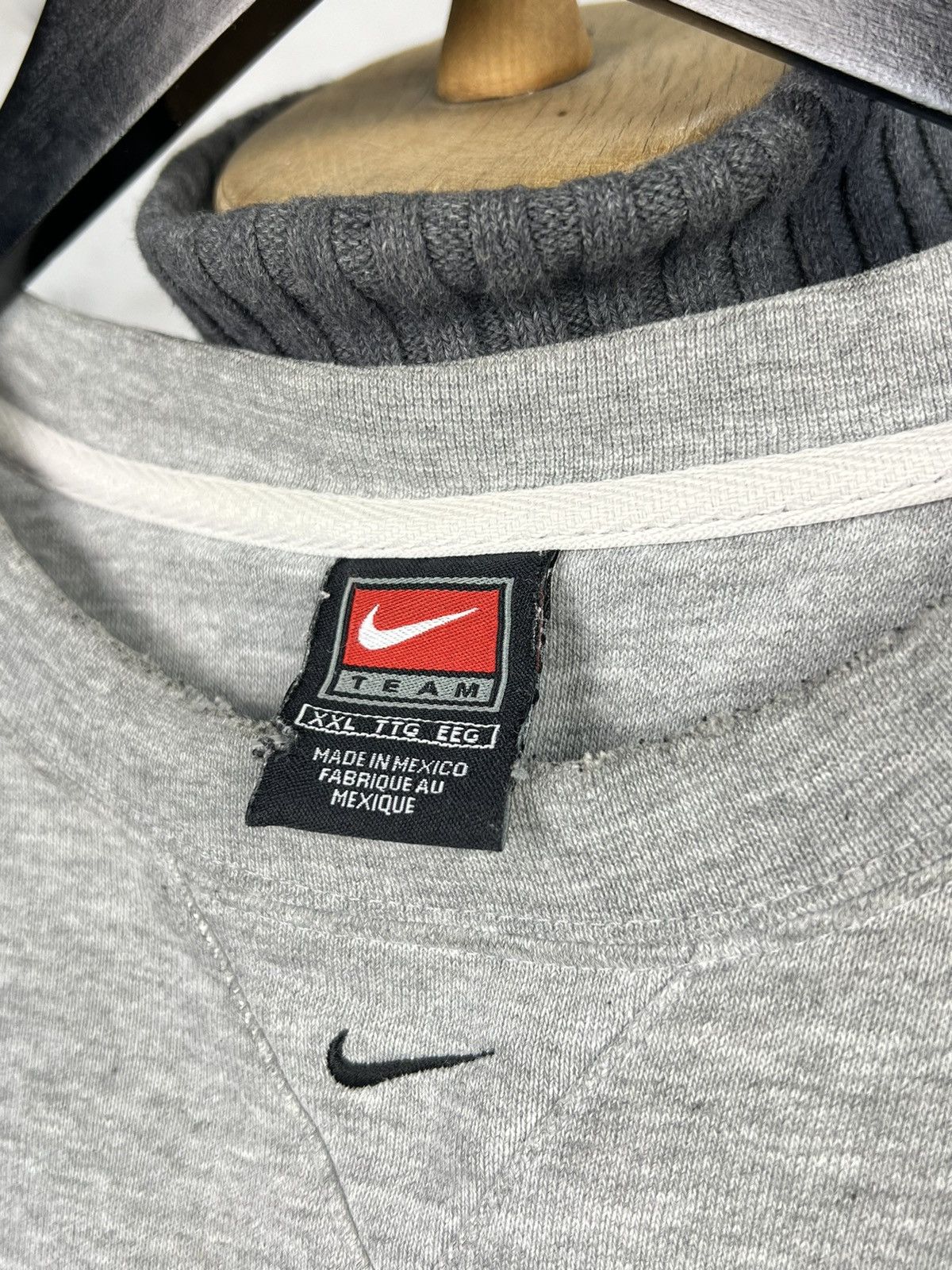 Nike Vintage Nike Team USC Trojans Track and Field Size XL - XXL Size US XXL / EU 58 / 5 - 6 Thumbnail
