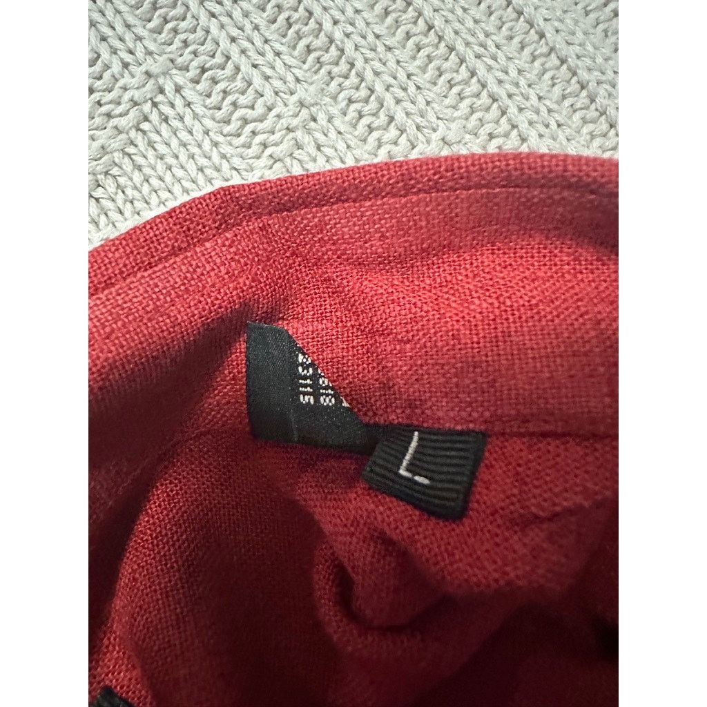 Hugo Boss Hugo Boss red button down size L Size US L / EU 52-54 / 3 - 5 Thumbnail