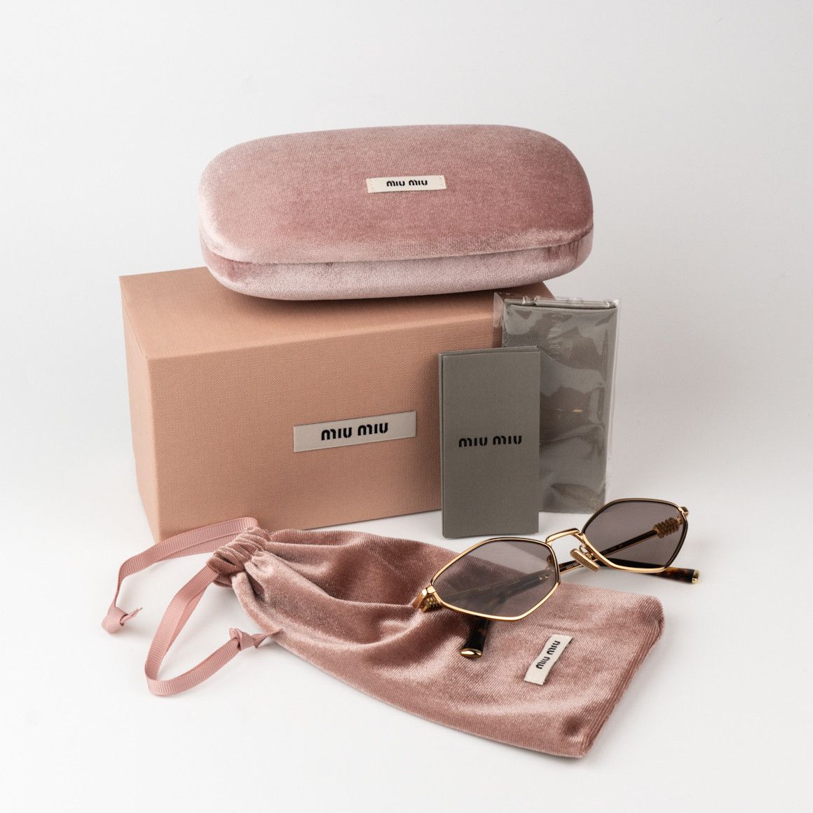 Miu Miu NEW Miu Miu MU56ZS 5AK20I REGARD Geometric Unisex Sunglasses Size ONE SIZE - 9 Thumbnail