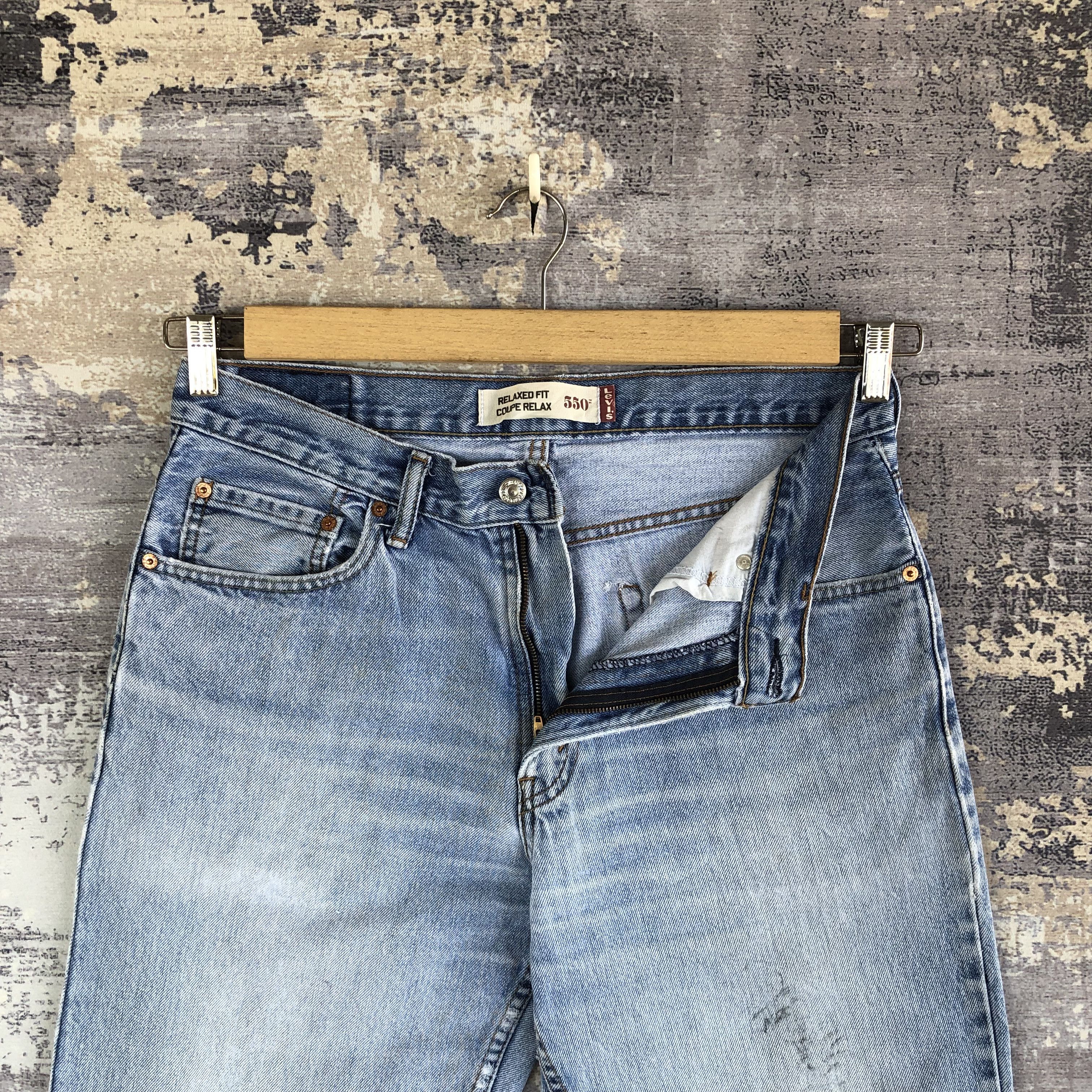Levi's Vintage Levis 550 Faded Blue Denim Levi's Light Wash Jeans Size US 32 / EU 48 - 6 Thumbnail