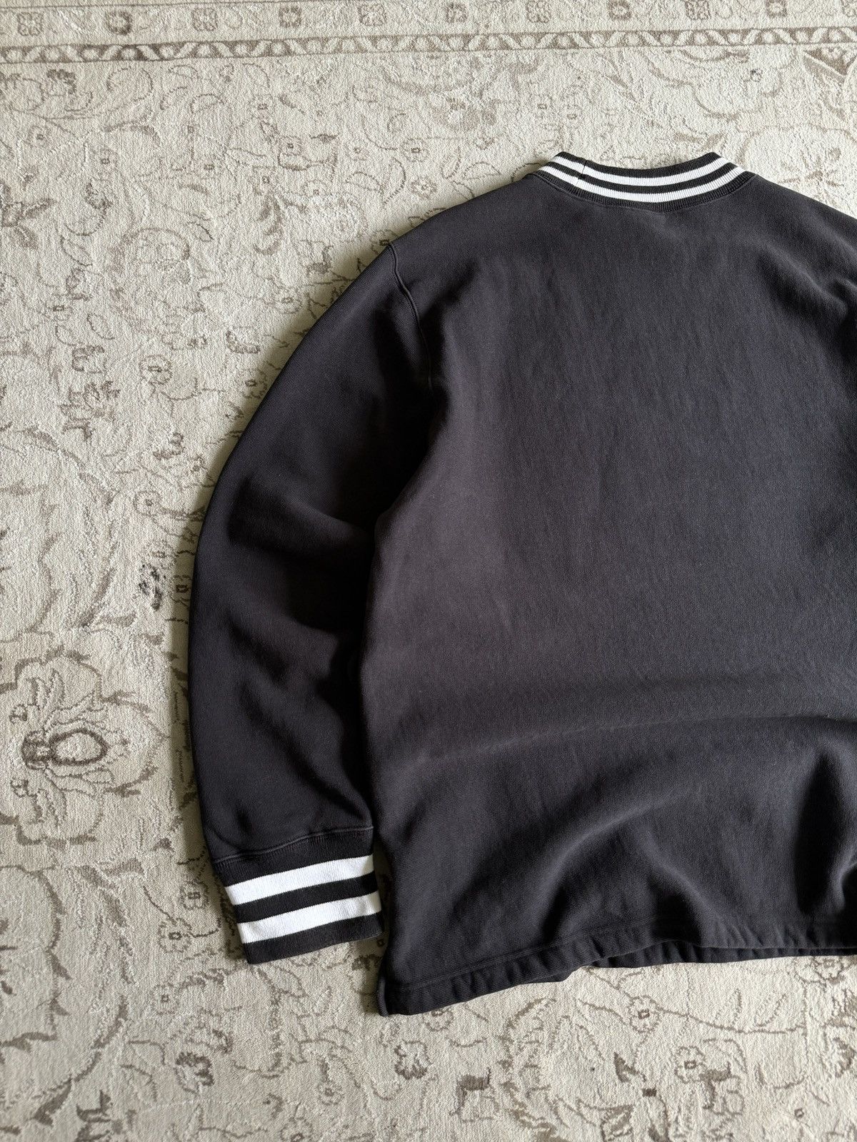 Champion Vintage Champion Reverse Weave Center Logo Heavy Sweatshirt Size US L / EU 52-54 / 3 - 11 Thumbnail