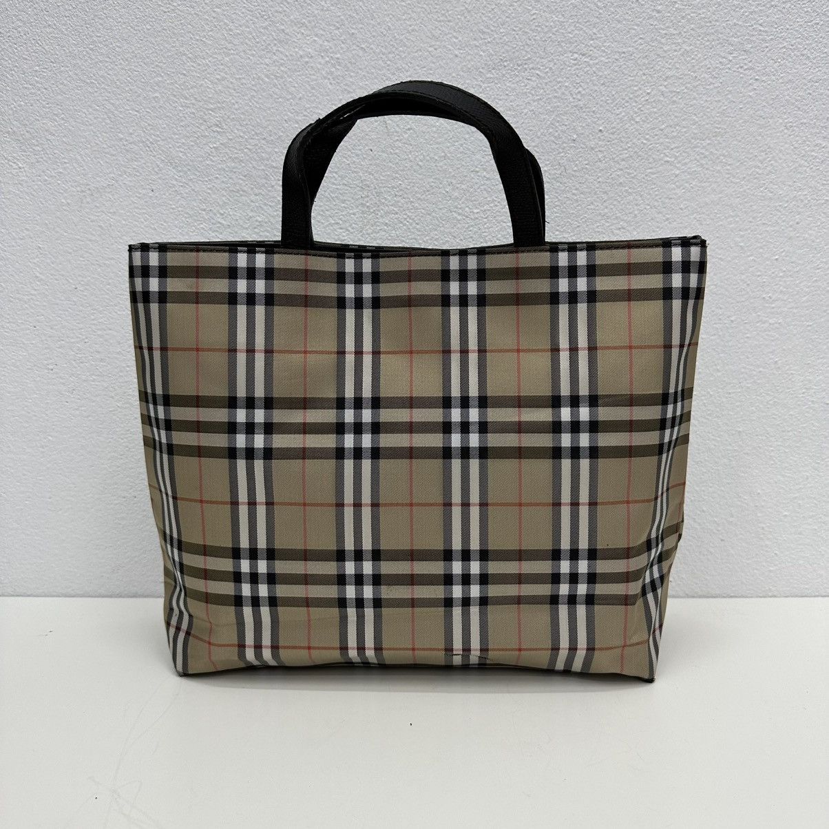Burberry ‼️YES‼️ AUTHENTIC BURBERRY LONDON NOVA CHECK CARRY TOTE BAG Size ONE SIZE - 3 Thumbnail