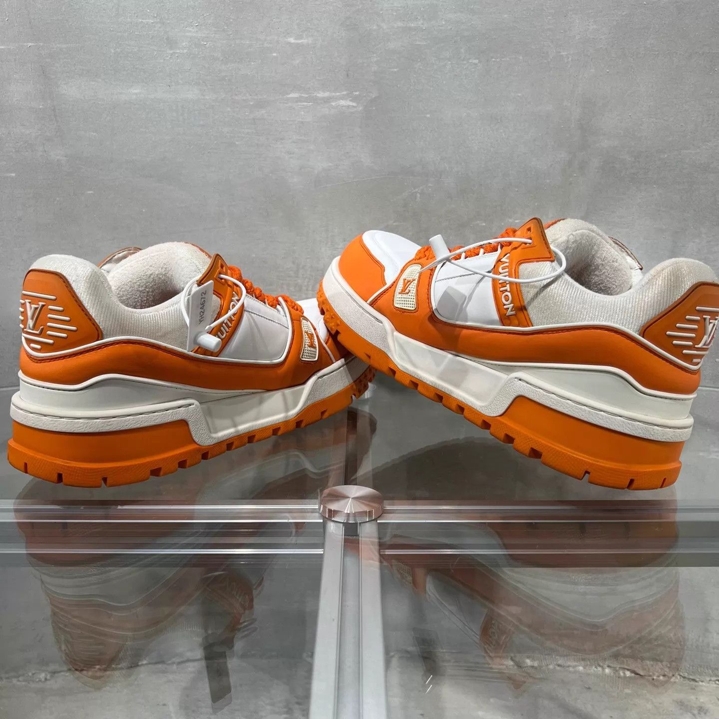 Louis Vuitton LV Trainer White Orange UK8 42 EU Size US 9 / EU 42 - 5 Thumbnail