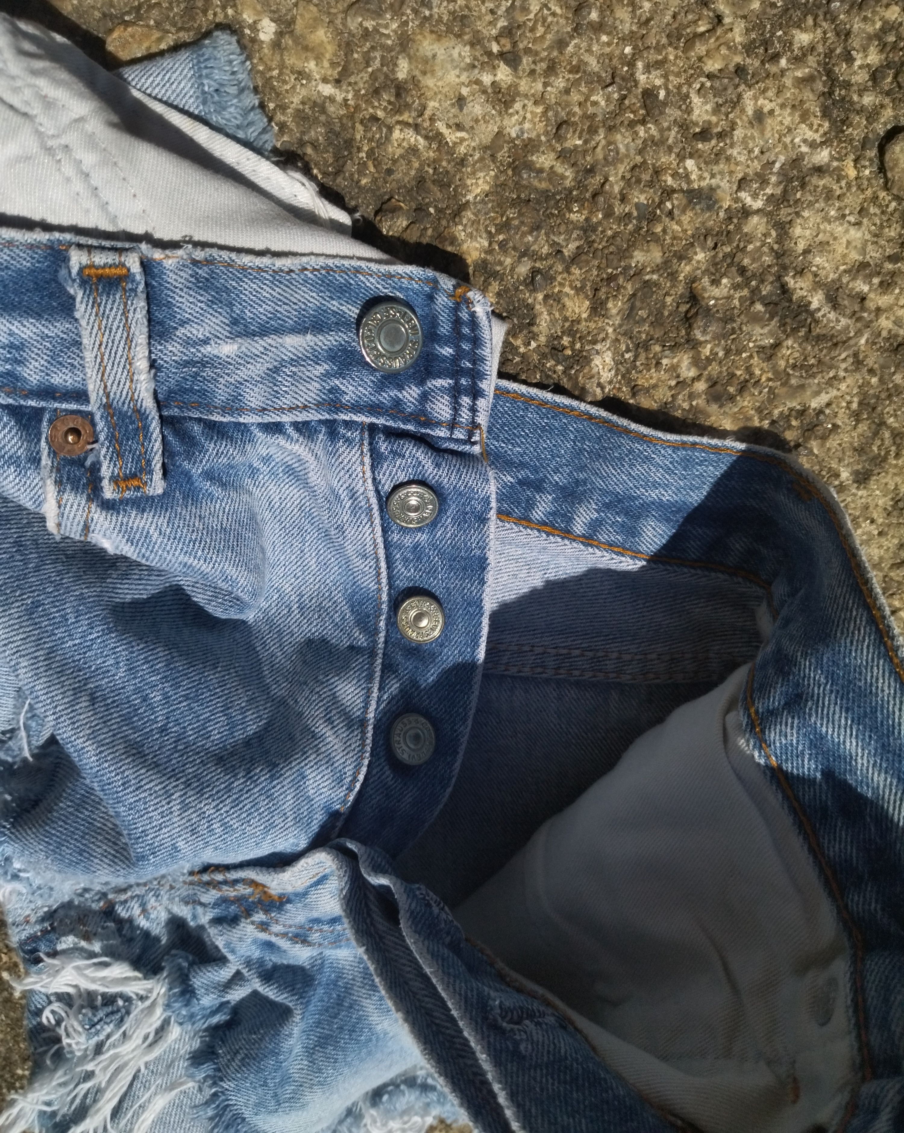 Levi's Vintage Levis 501 Distressed 70s and 80s made in USA size 28 Size 28" / US 6 / IT 42 - 11 Thumbnail
