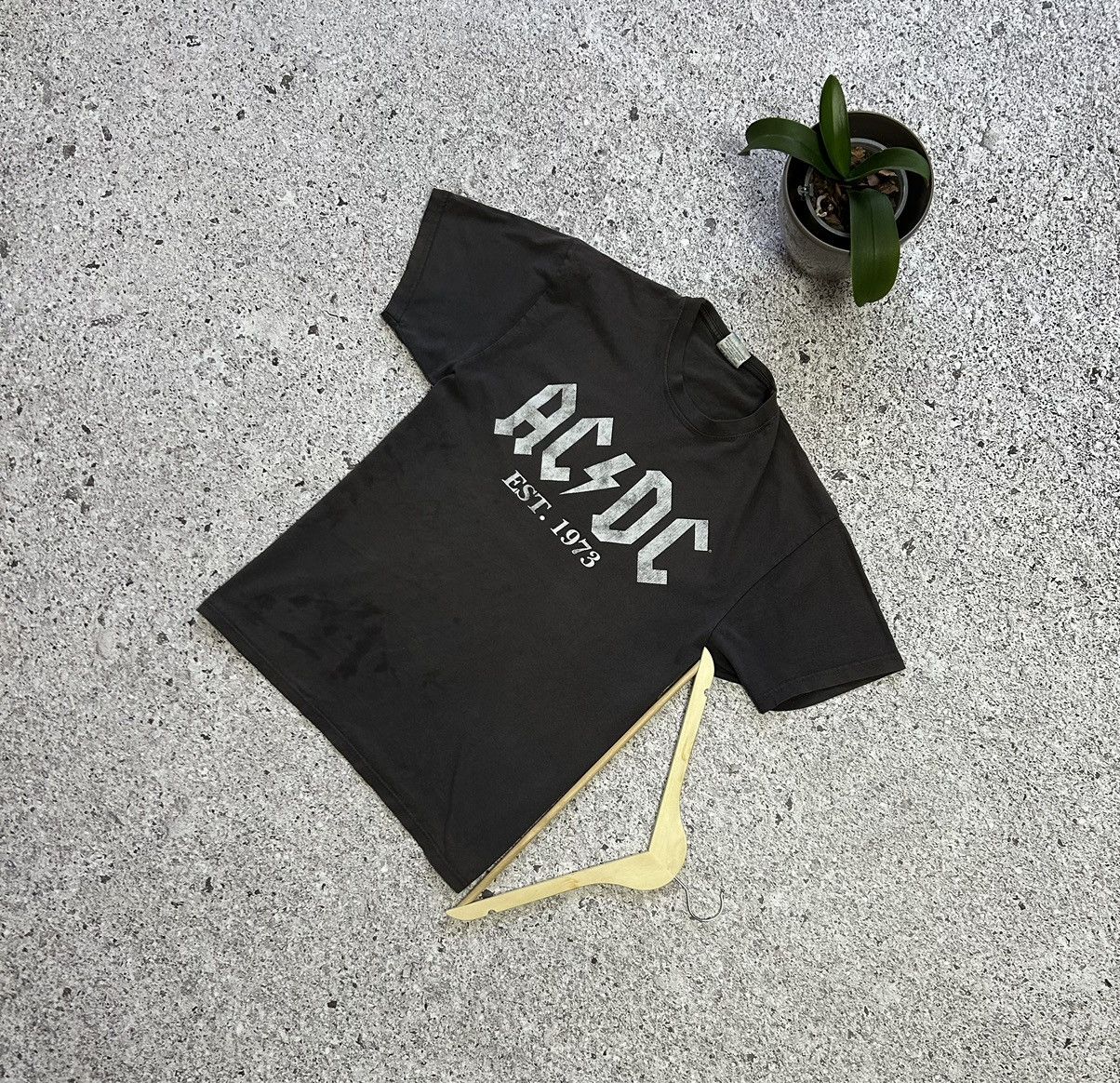 AC/DC × Band Tees × Vintage Vintage 2000’s AC/DC EST. 1973 Rock Band T ...