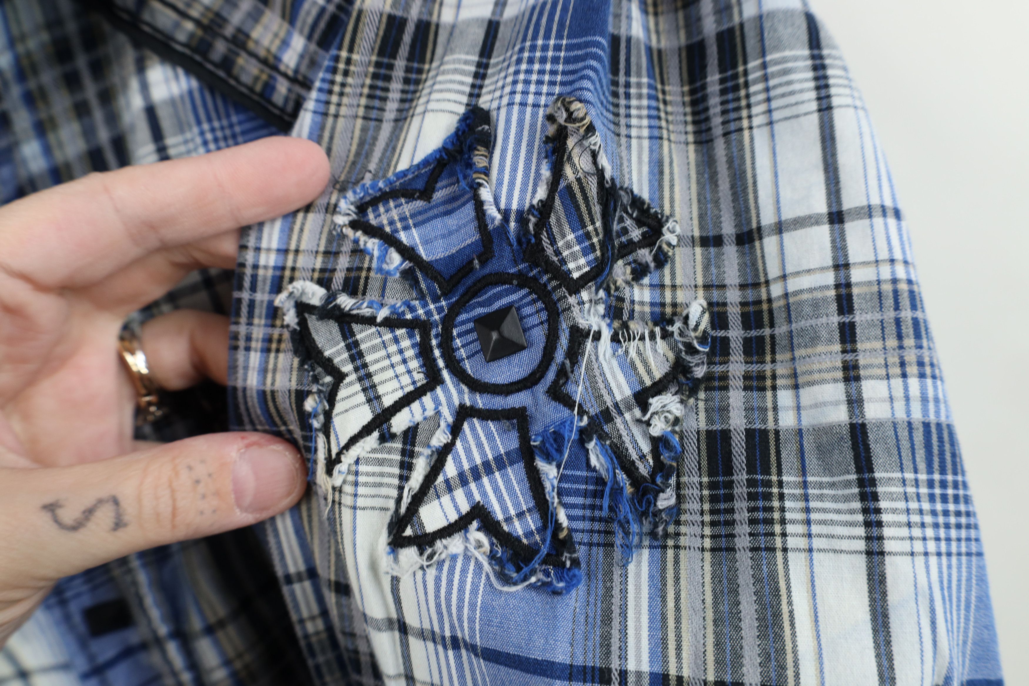 Vintage Buckle UFC MMA Iron Cross Studded Snap Button Shirt Plaid Size US M / EU 48-50 / 2 - 4 Thumbnail