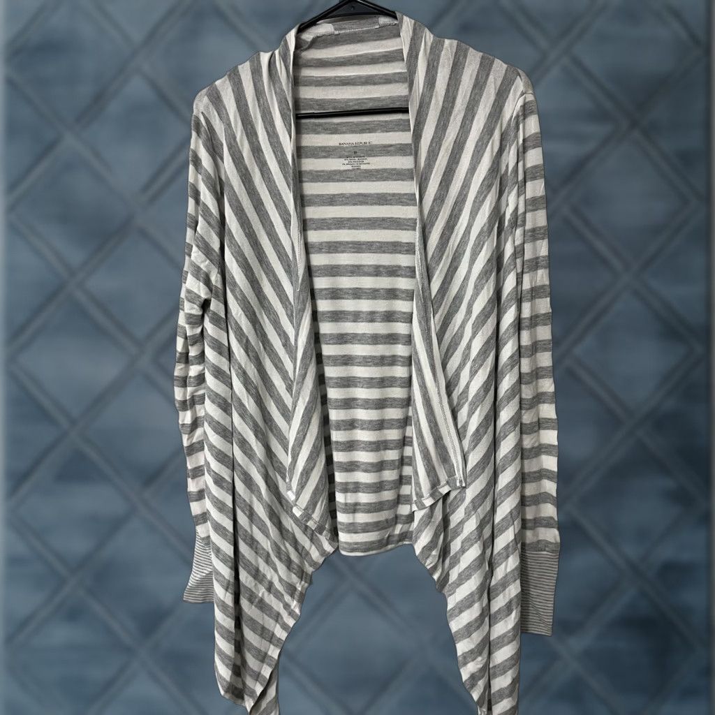 Banana Republic Banana Republic Cardigan Open Front Sweater Knit Long Sleeve Women M Gray Pockets Rayon Blend Cotton Blend Size M / US 6-8 / IT 42-44 - 1 Thumbnail