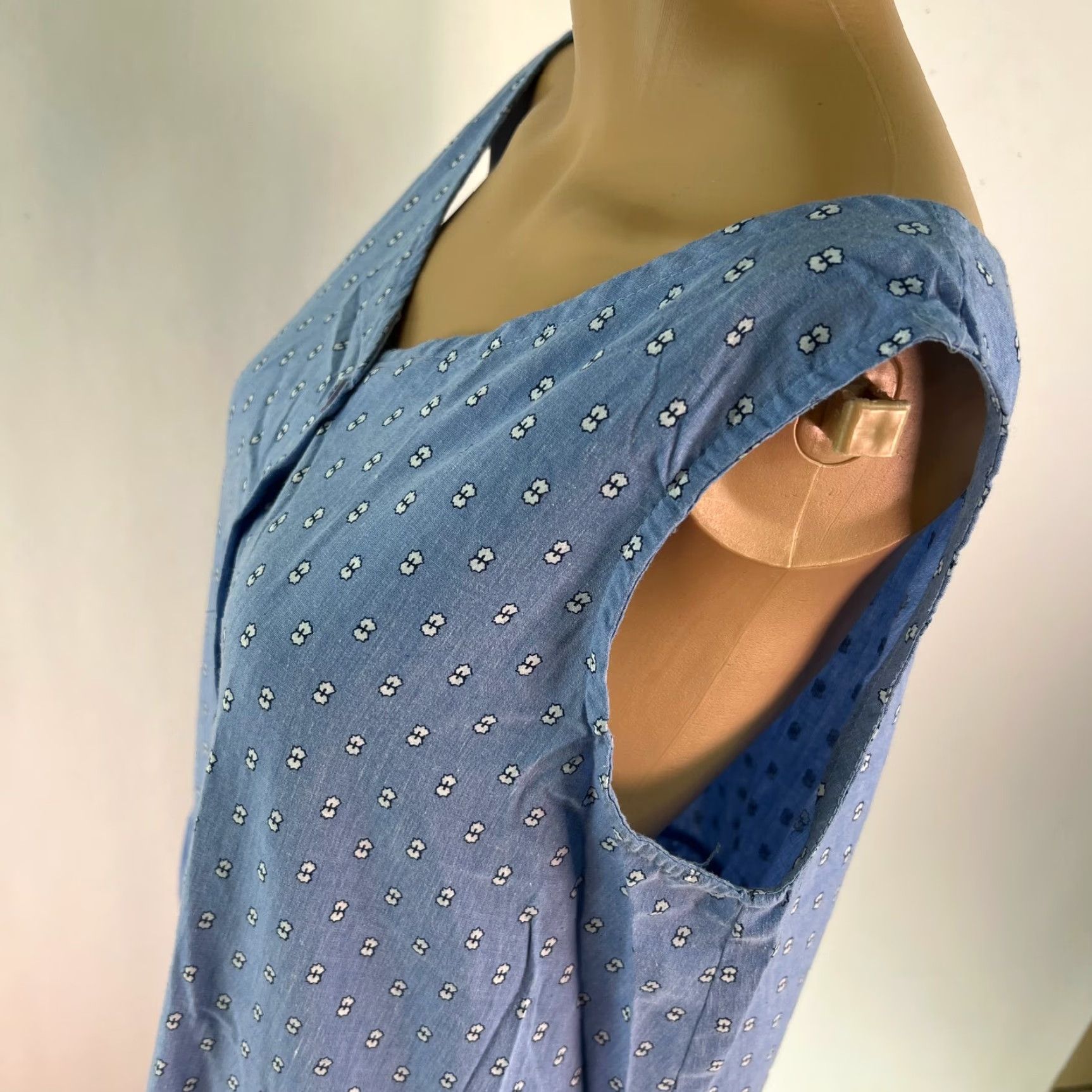 Vintage VINTAGE Unbranded Womens A-Line Midi Dress Size M Blue Casual V-Neck Button Sleeveless with Pockets Size M / US 6-8 / IT 42-44 - 4 Thumbnail
