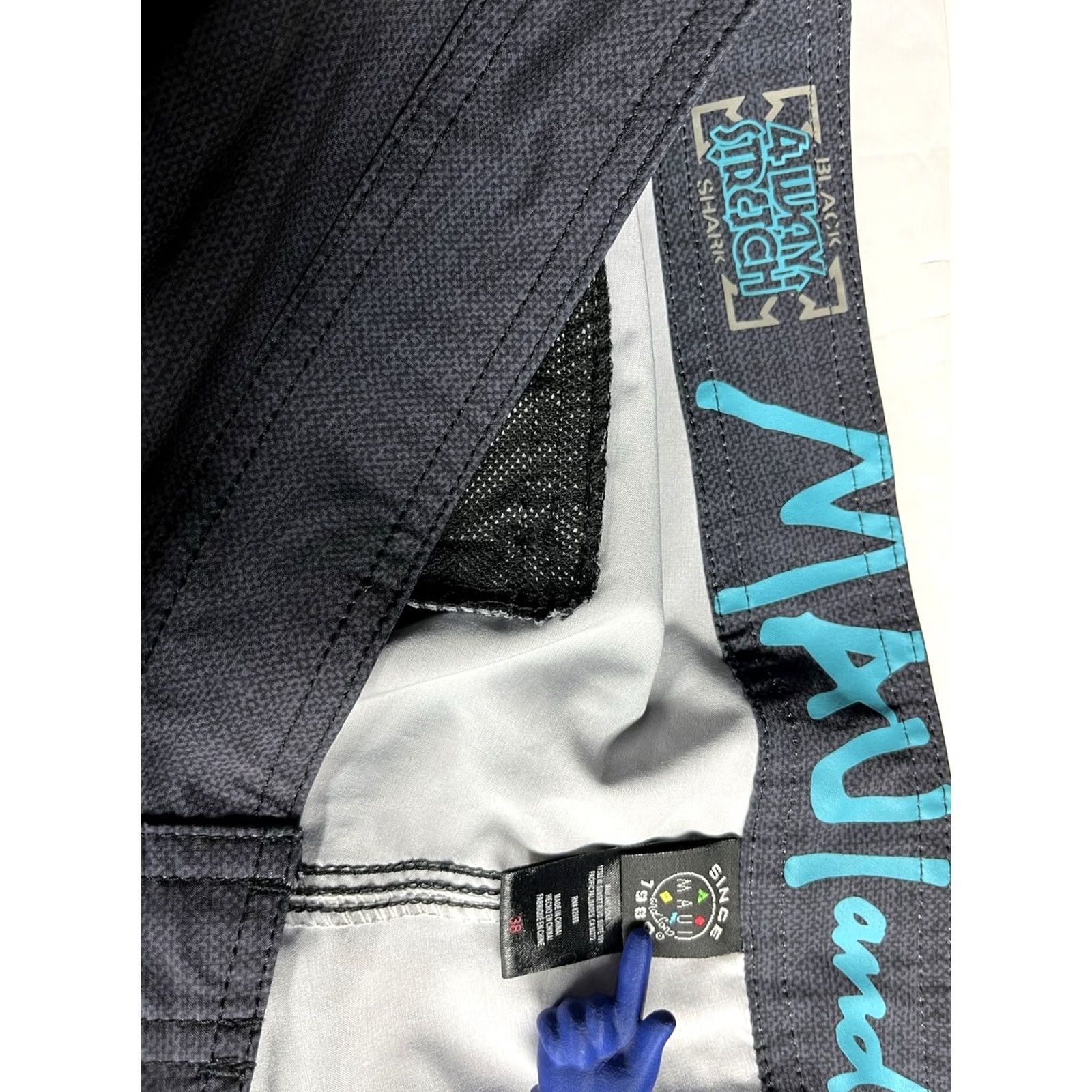 Swims Maui and Sons Black Shark 4 Way Stretch Surf Board Shorts Men 38 Size Beach Tropical Shark Pattern Boys? Size US 38 / EU 54 - 7 Thumbnail