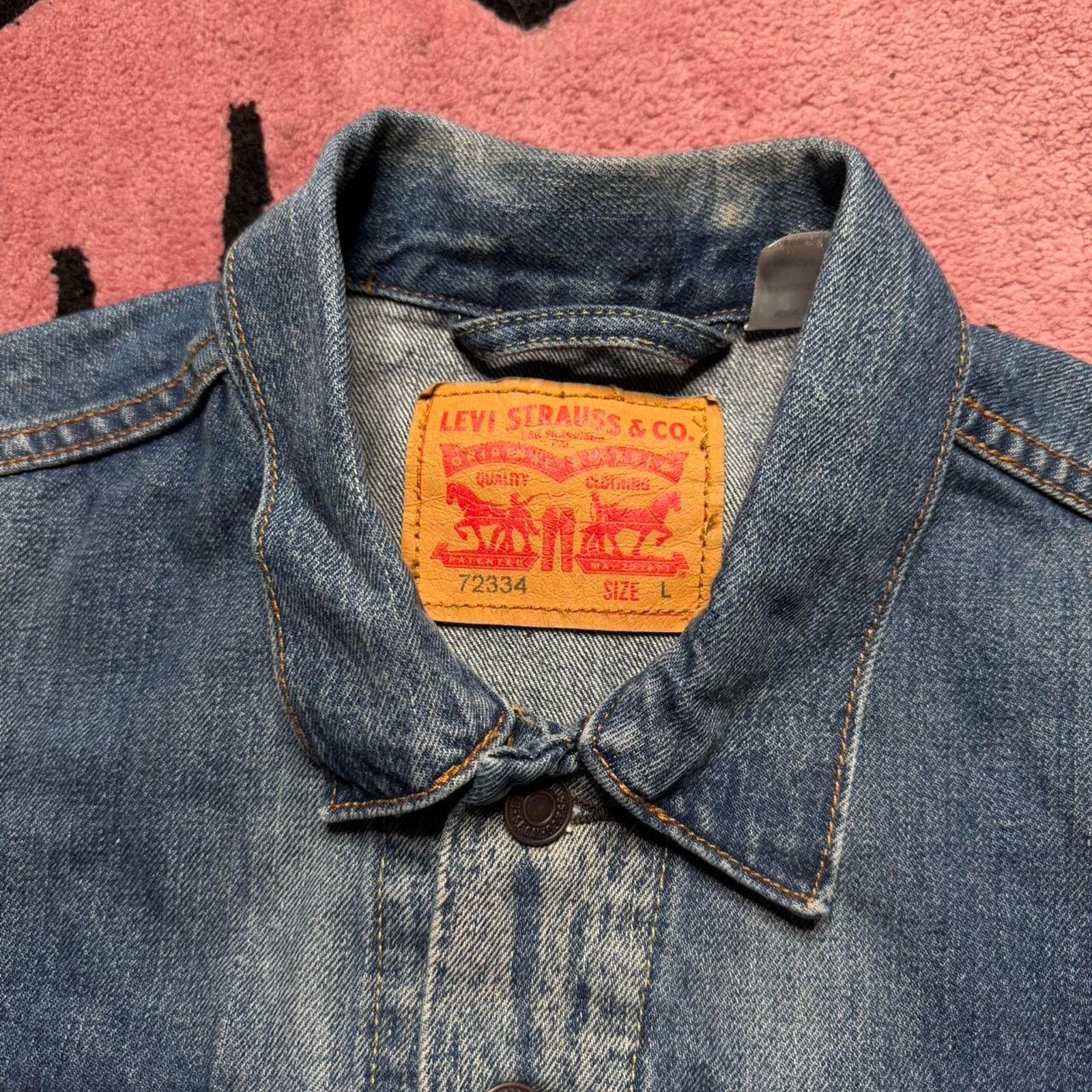 Levi's Levi’s Strauss Distressed Wash Denim Jean Trucker Jacket Size US L / EU 52-54 / 3 - 3 Thumbnail
